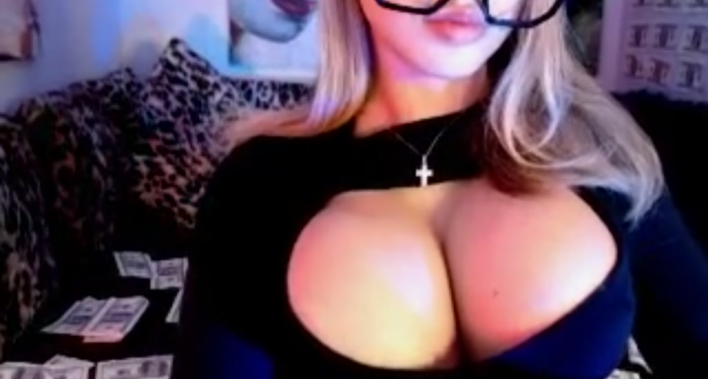 SofiaNiix video thumbnail