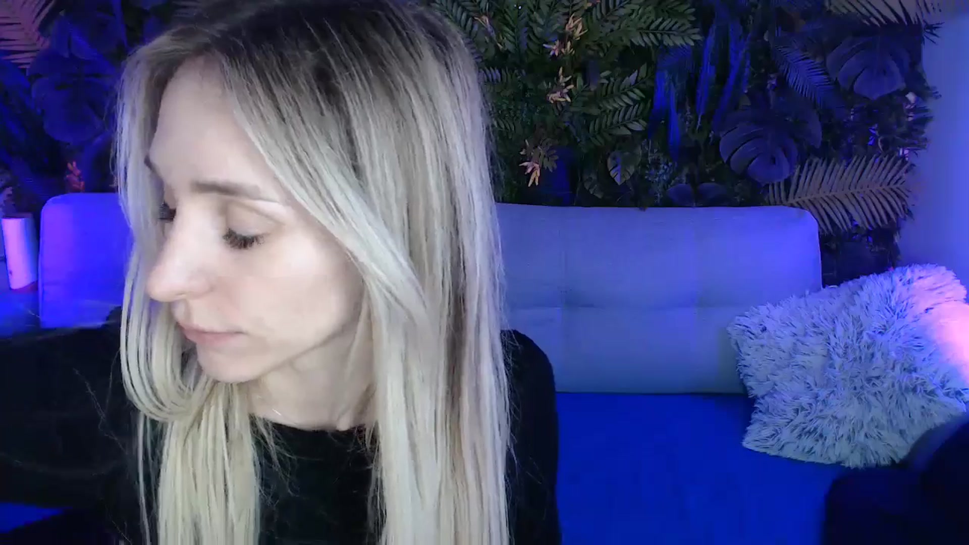 Horny_Blond video thumbnail