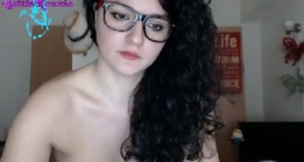 HottieRoxxie video thumbnail