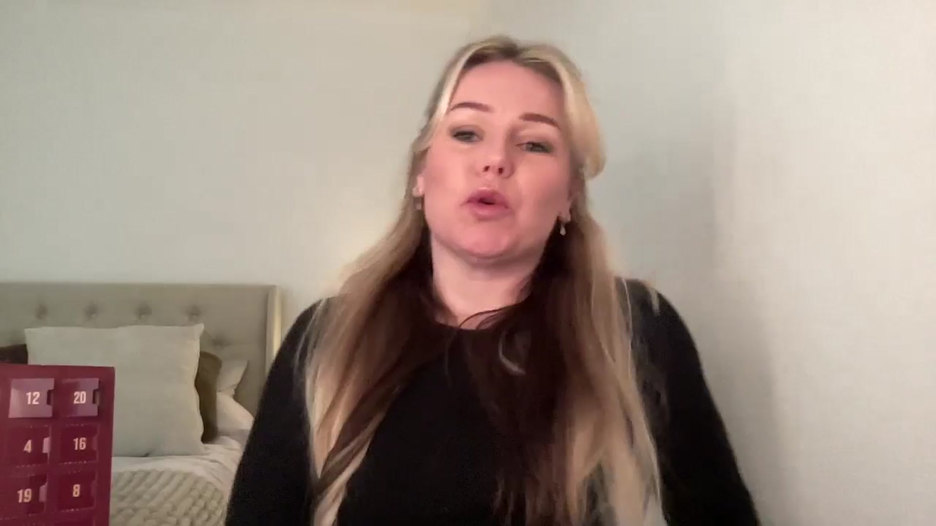 LarasDen video thumbnail