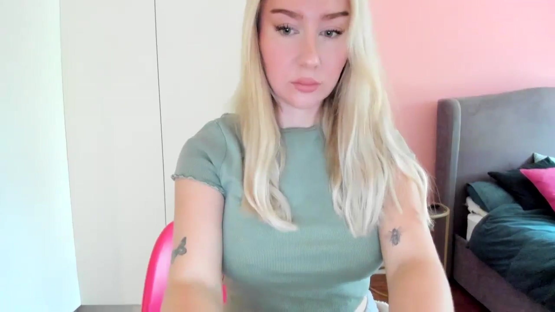 PetiteAvax video thumbnail