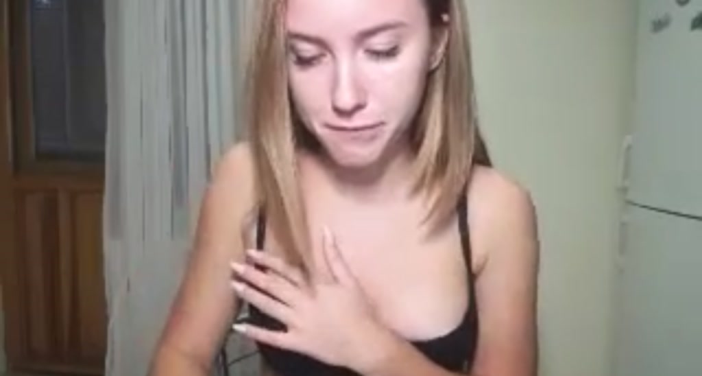Ellie_18_ video thumbnail