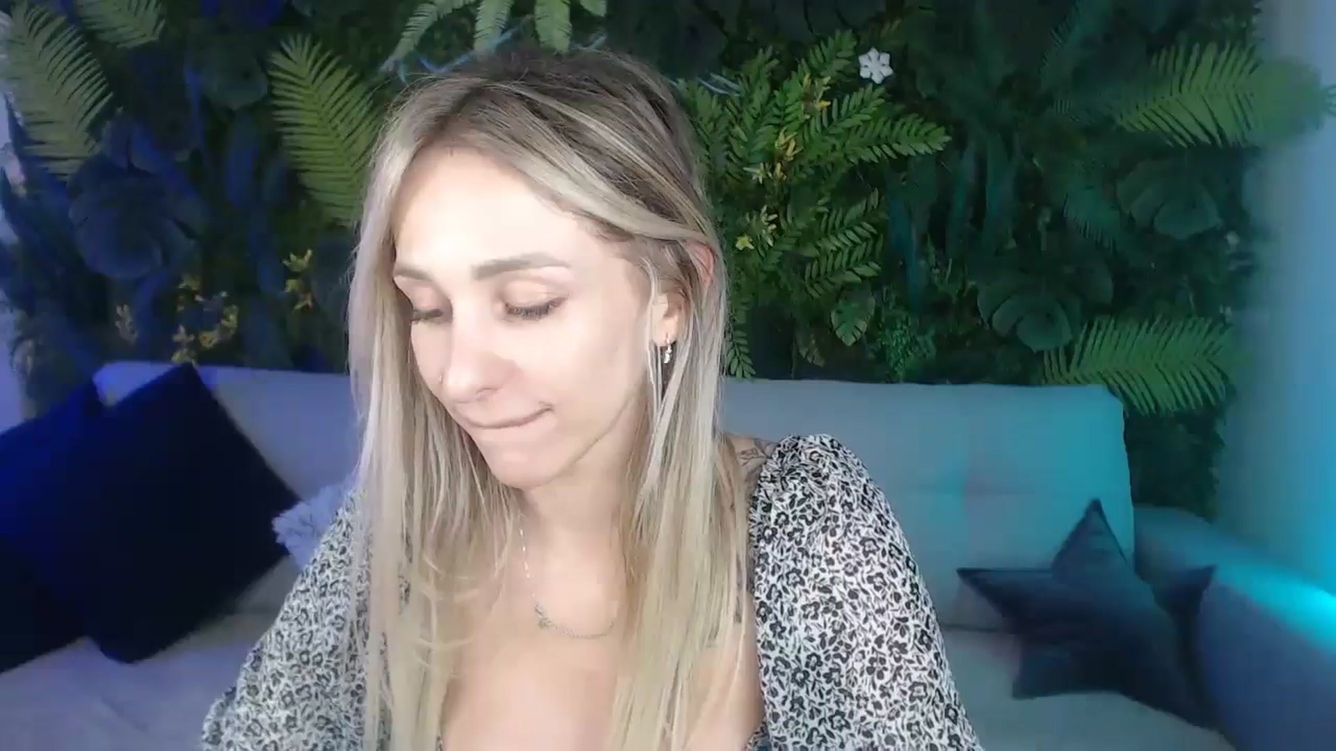 Horny_Blond video thumbnail