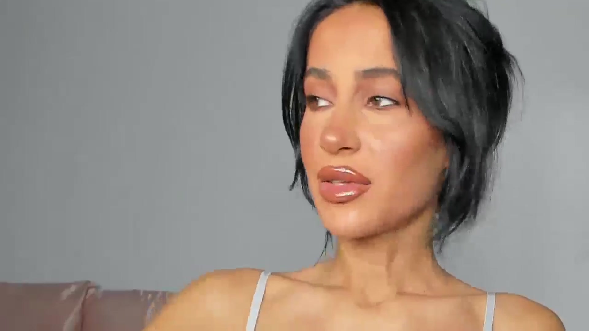 Qarinah video thumbnail