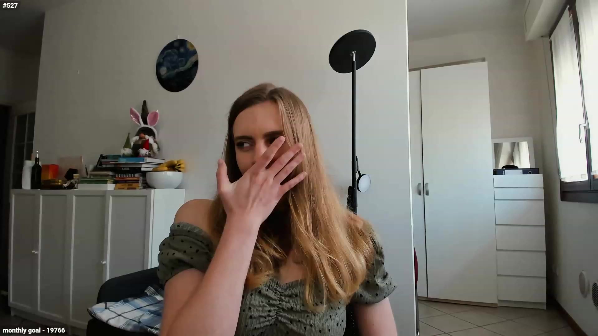 Personage video thumbnail