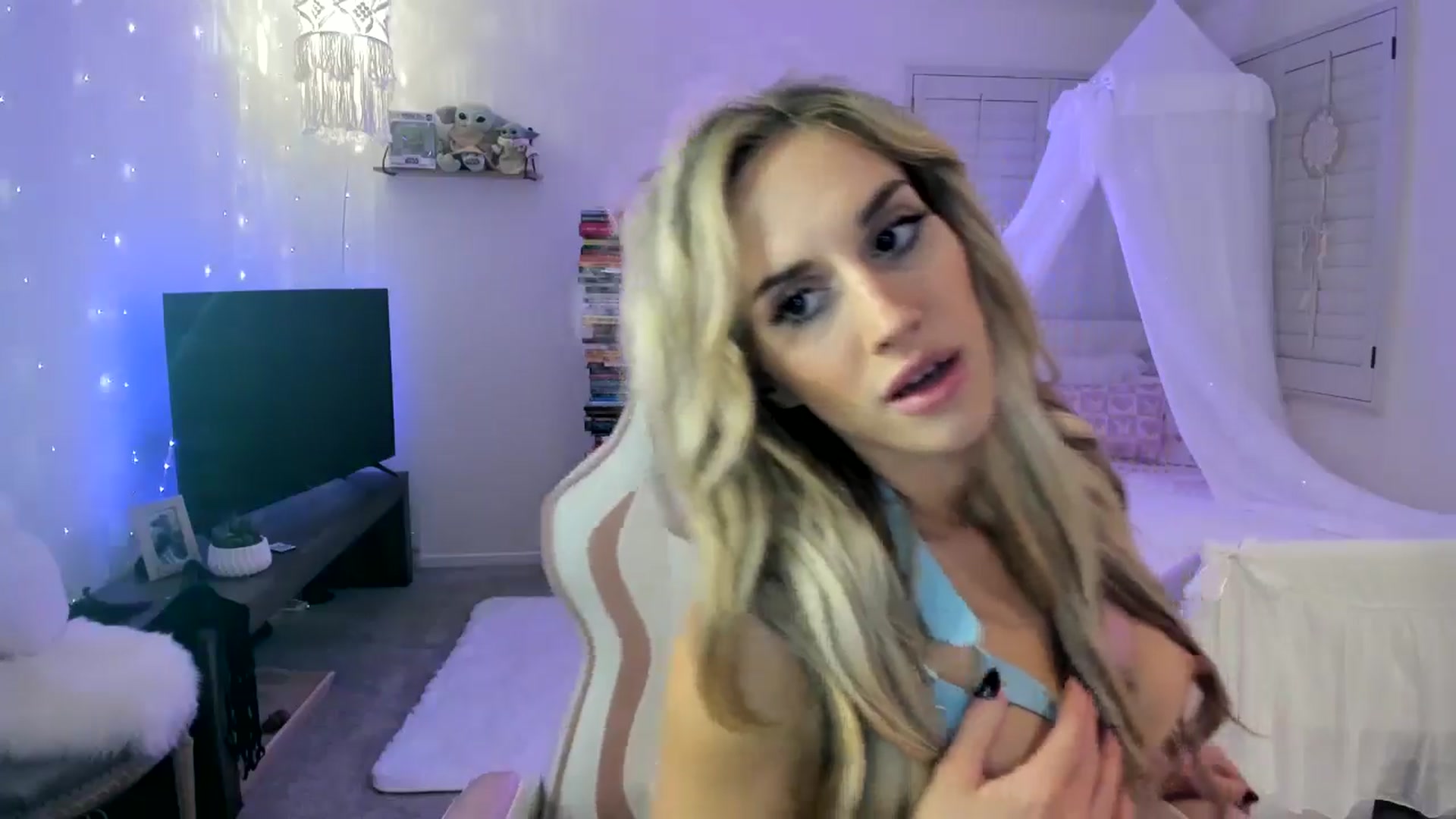LillieQ video thumbnail