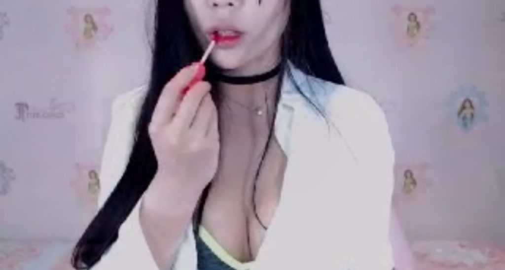 LeenaQ video thumbnail