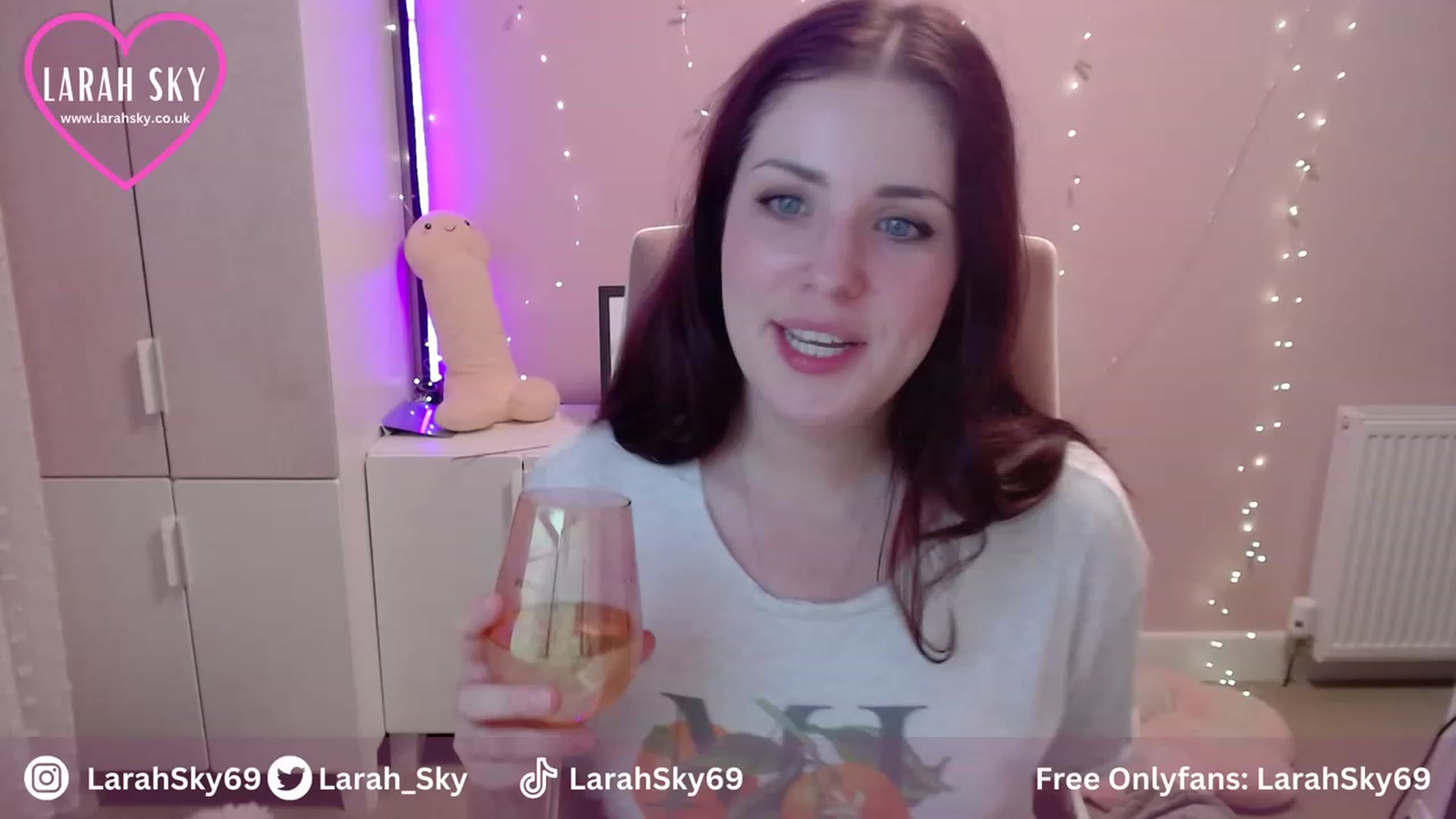 Larah_Sky video thumbnail
