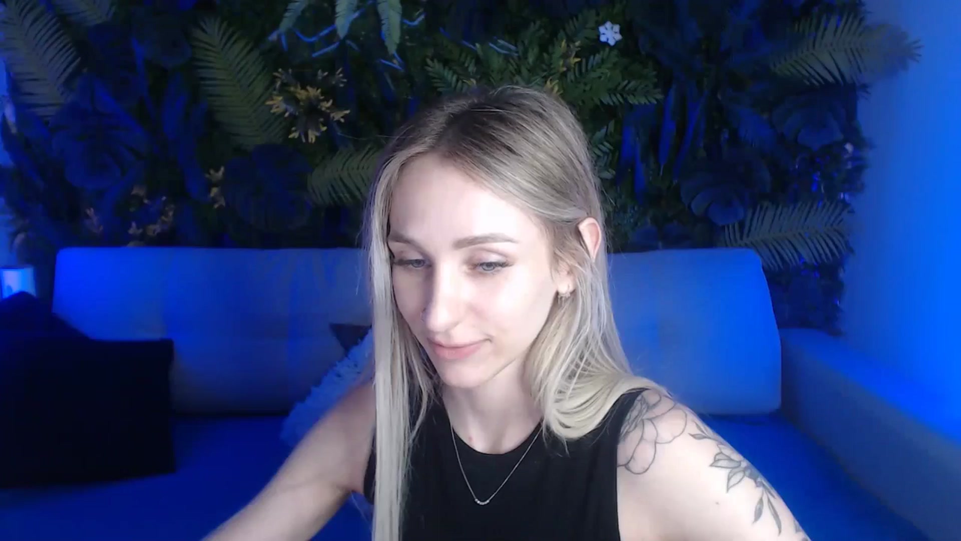 Horny_Blond video thumbnail