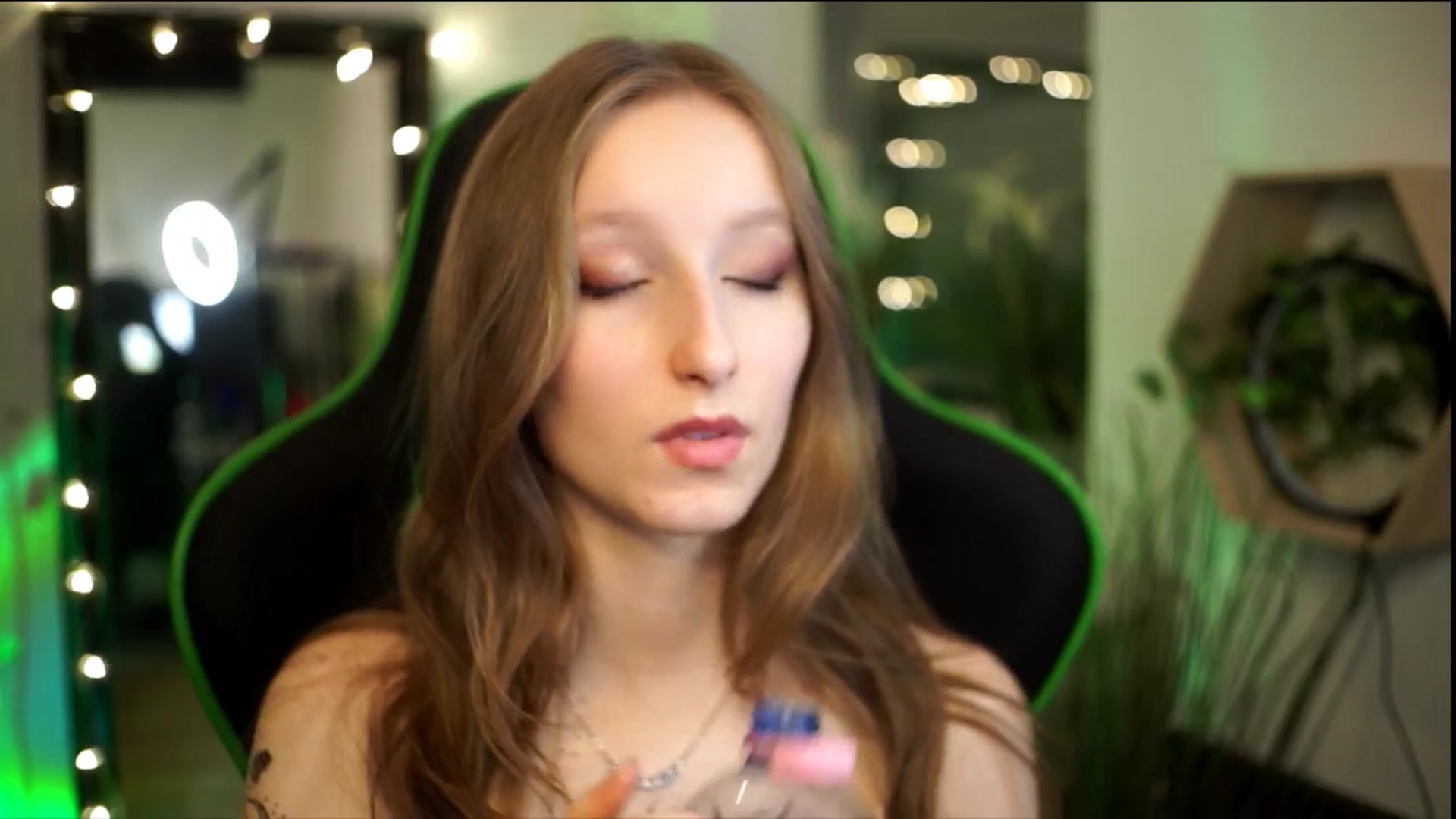 Kira9 video thumbnail