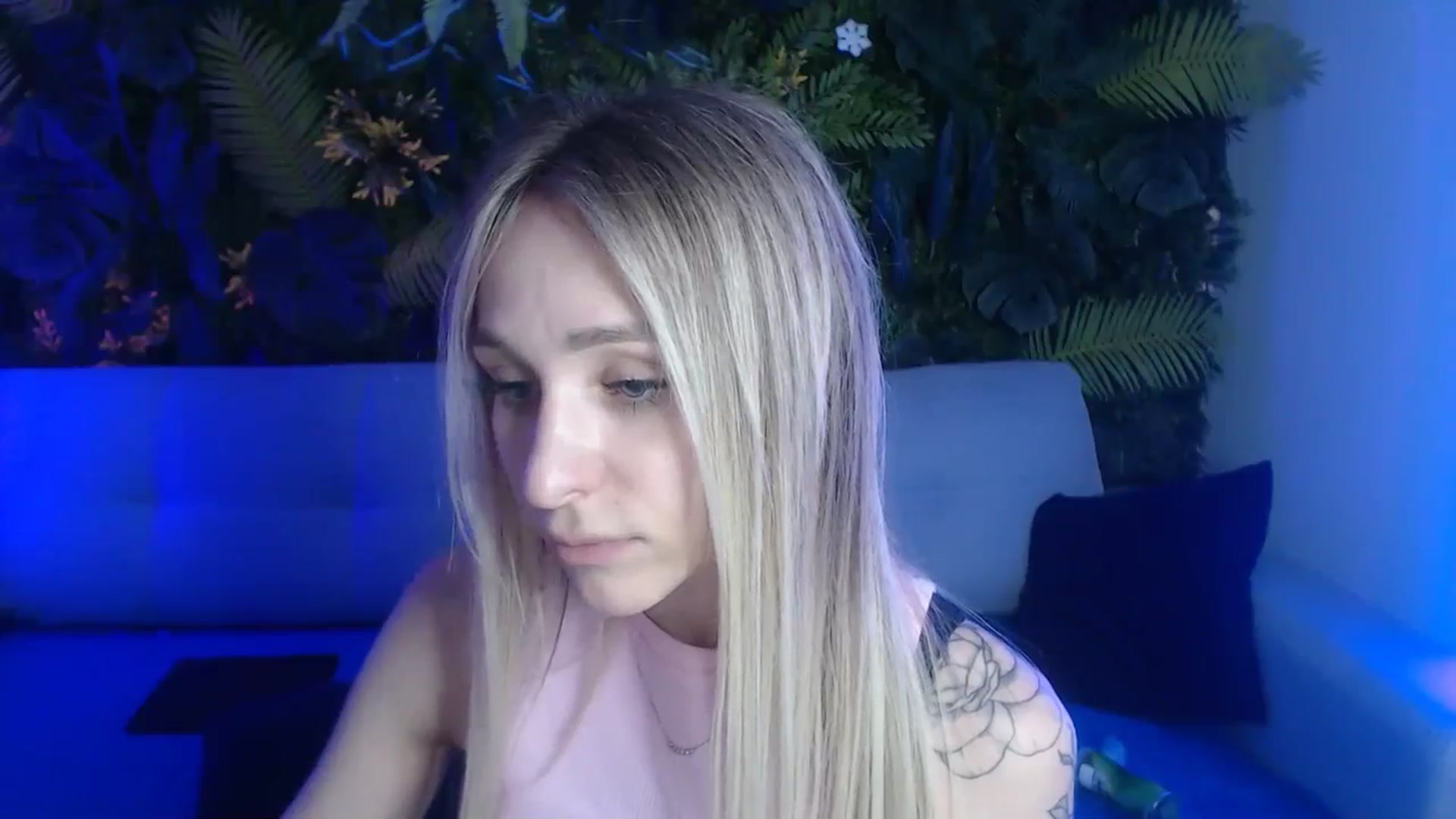 Horny_Blond video thumbnail