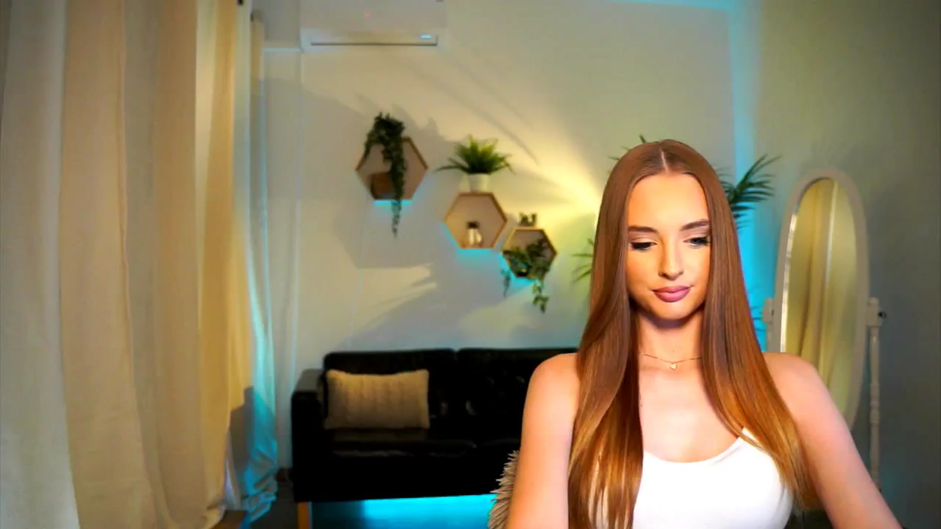 petitegonwild video thumbnail