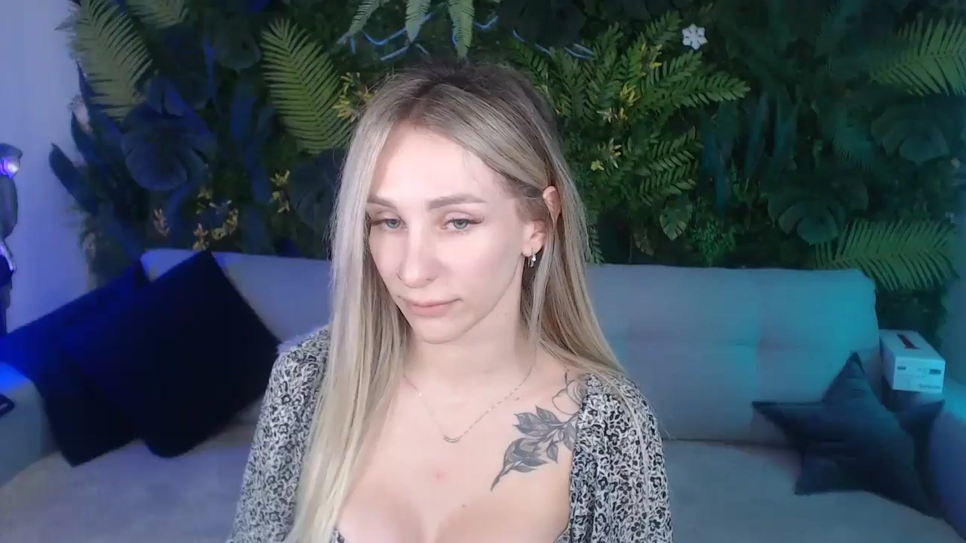 Horny_Blond video thumbnail