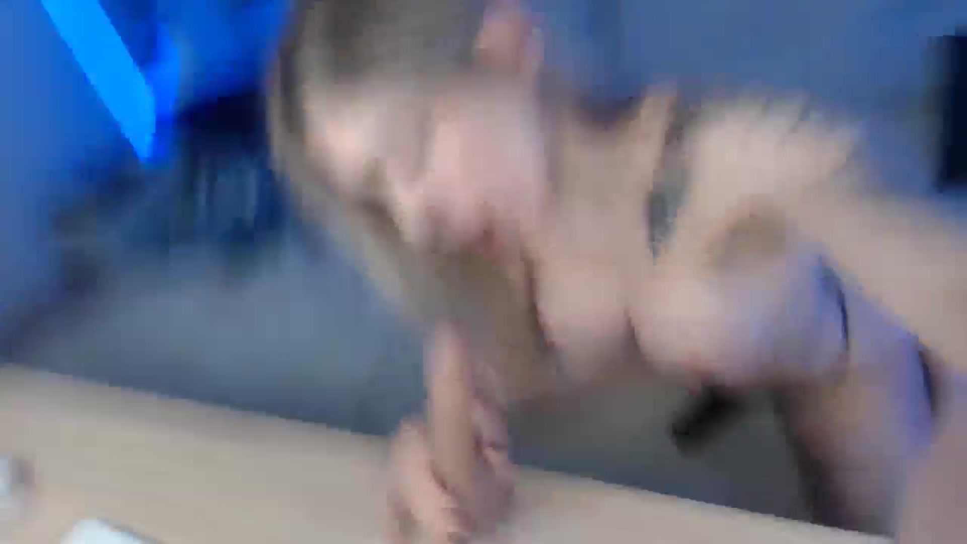 Horny_Blond video thumbnail