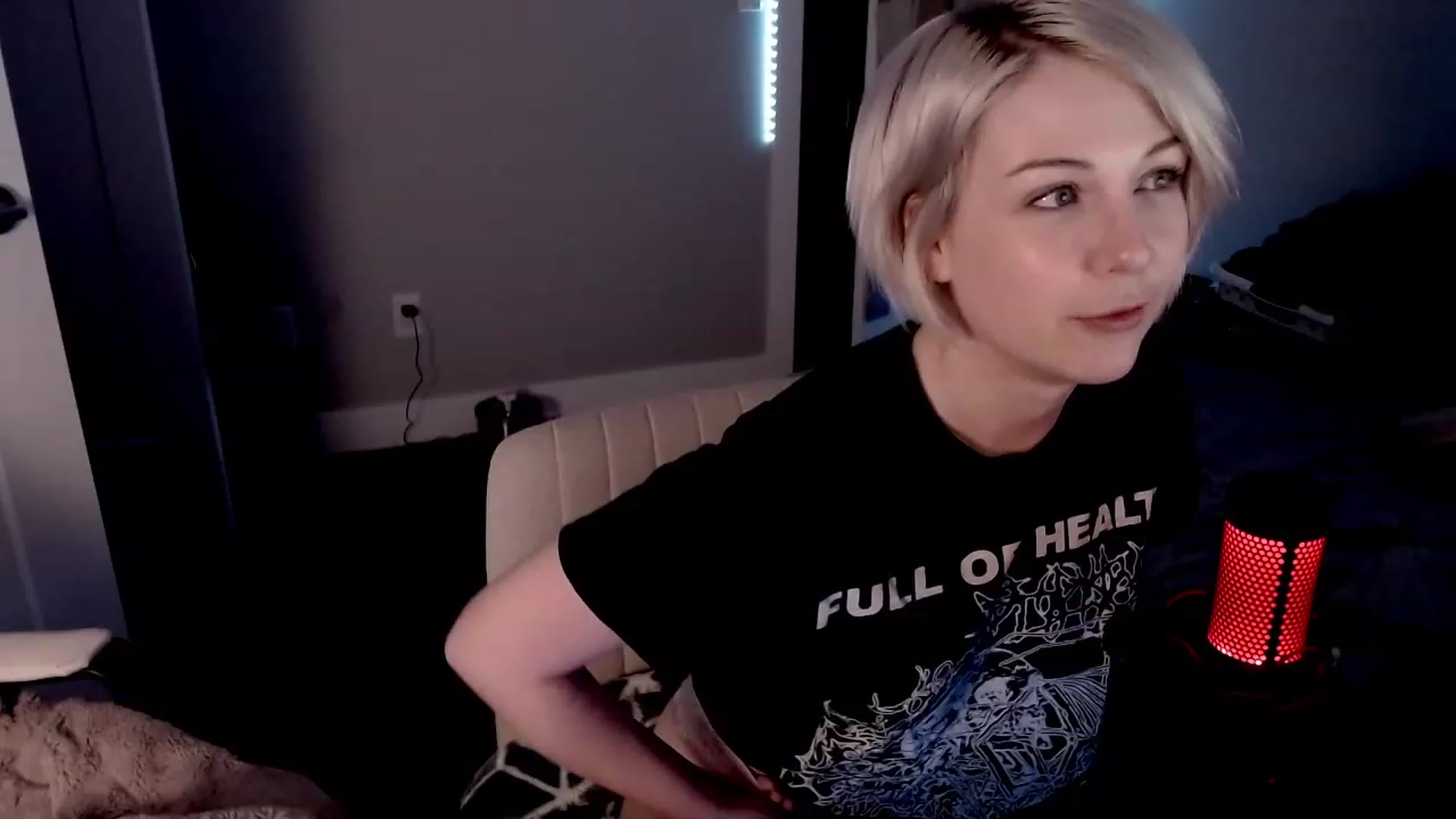 cuteholly video thumbnail