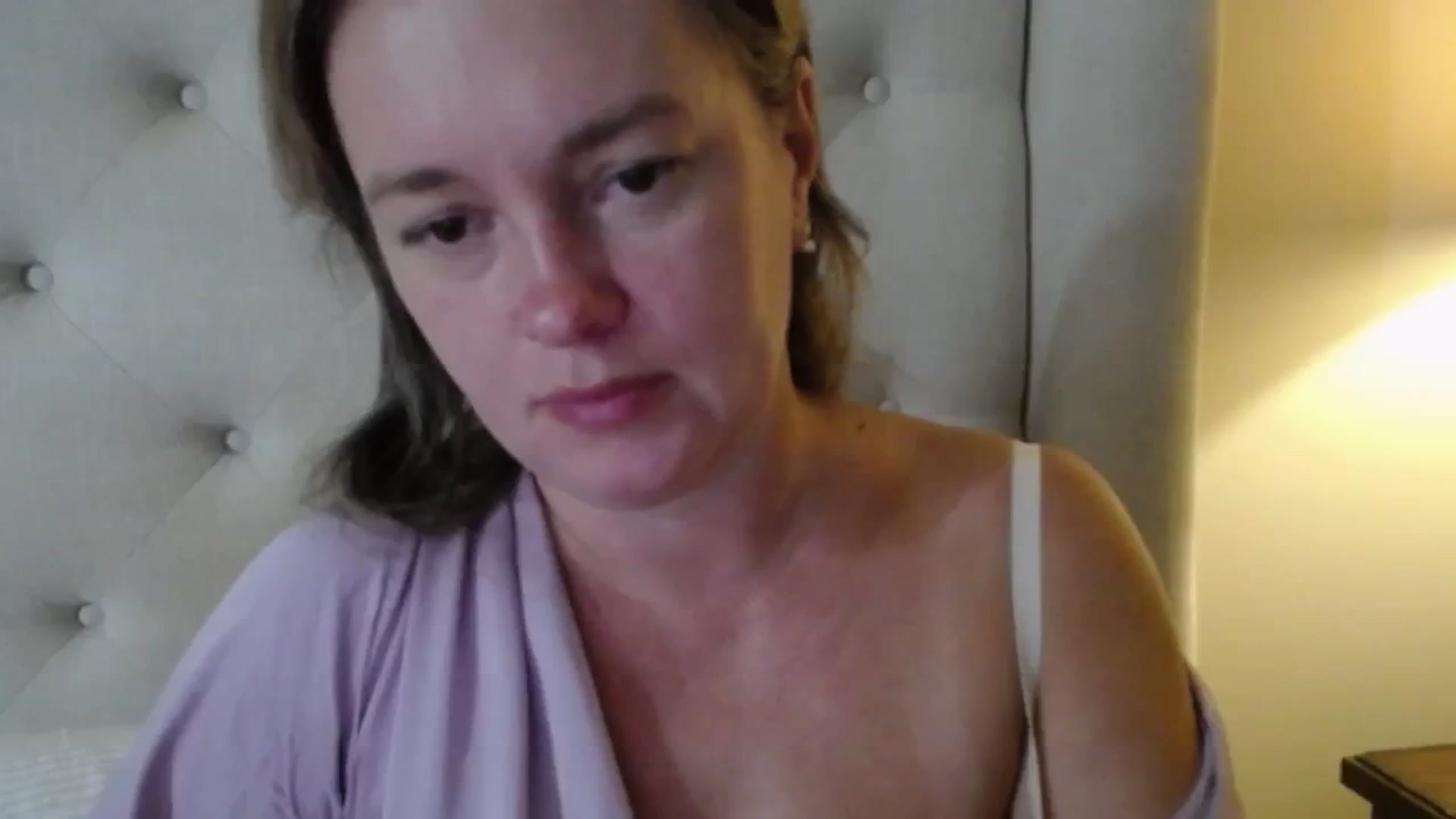 J0llye video thumbnail
