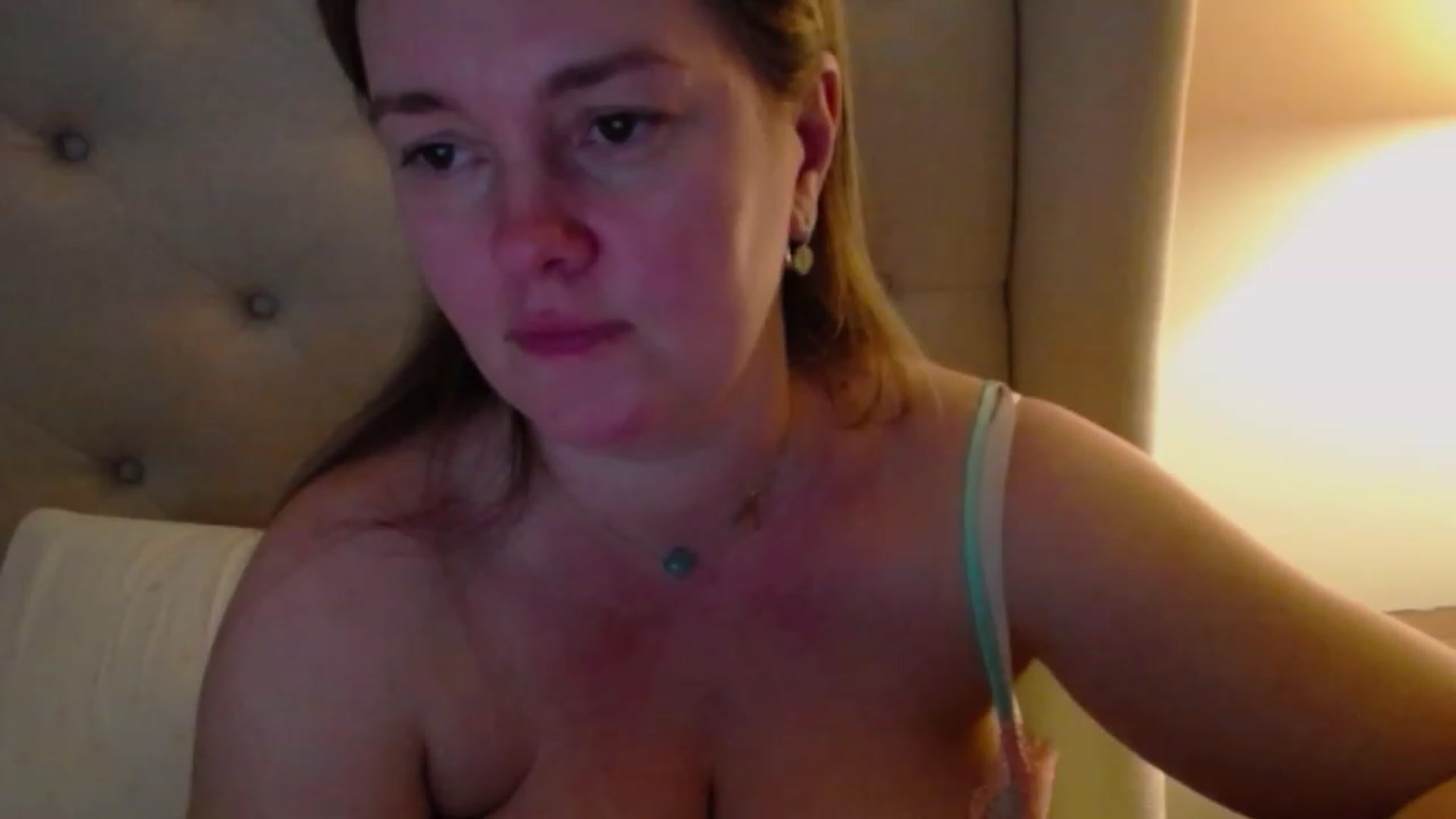 J0llye video thumbnail