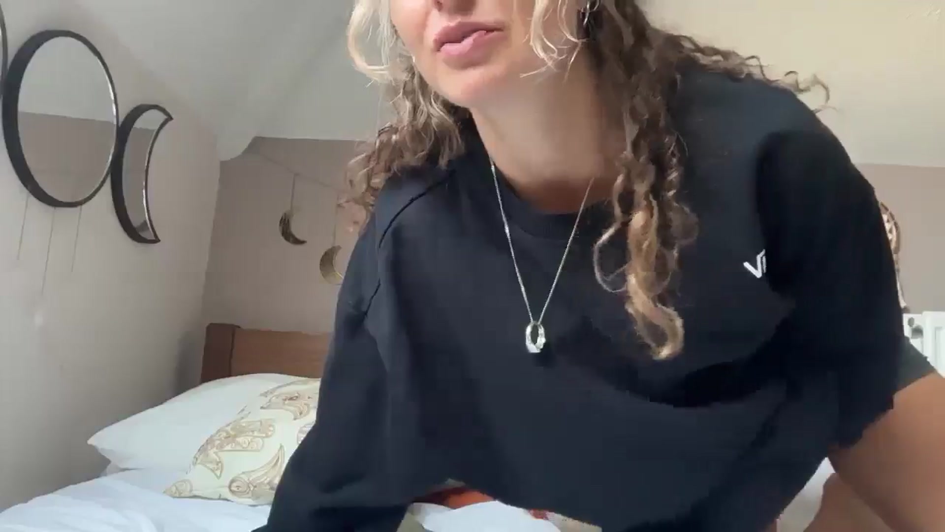 Angeleska video thumbnail