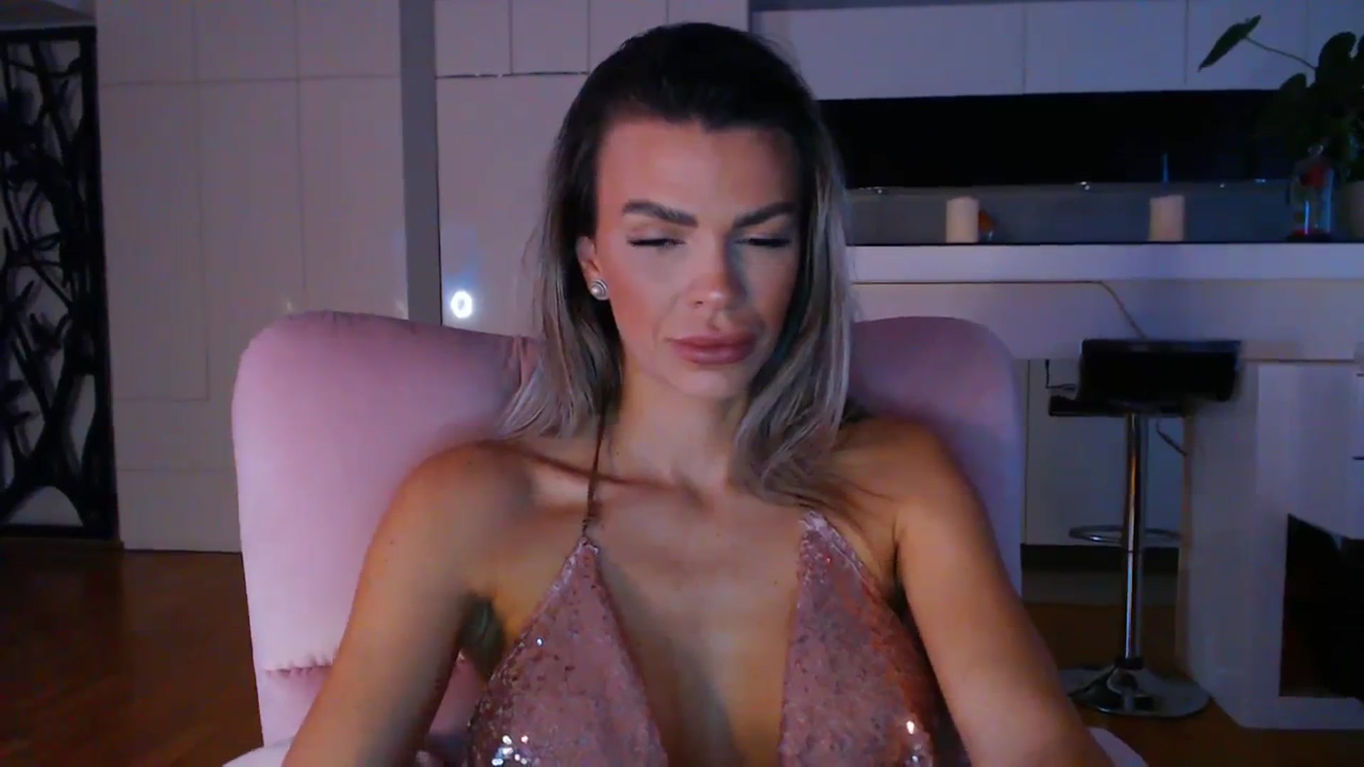 D_y_y video thumbnail