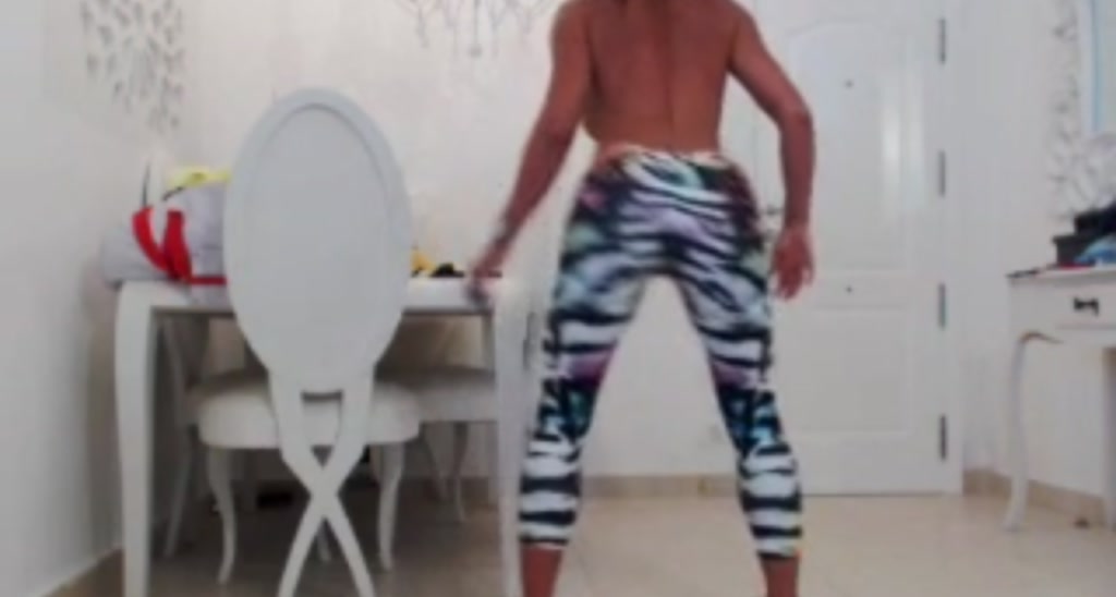 A_von_Tease video thumbnail