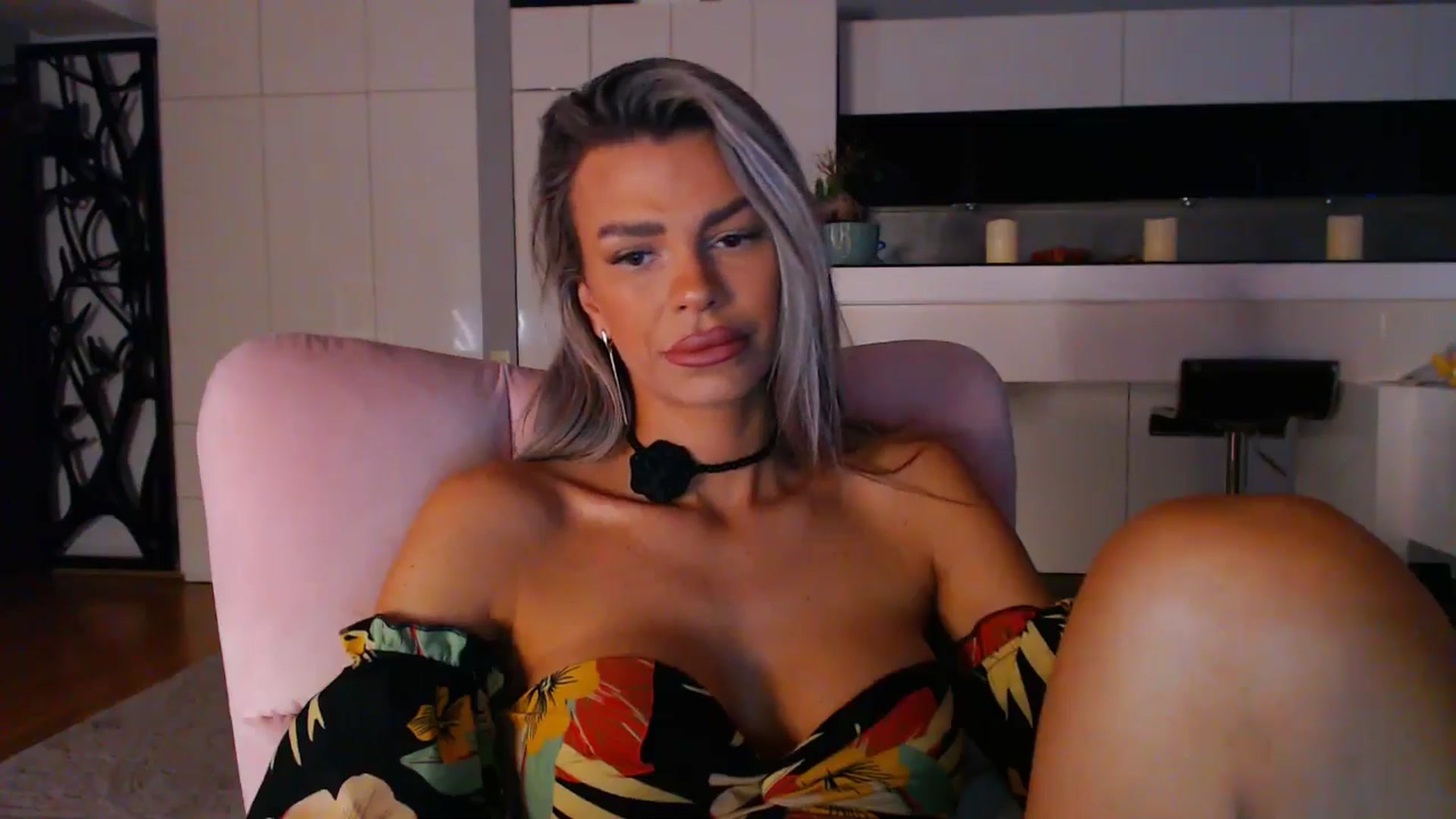 D_y_y video thumbnail