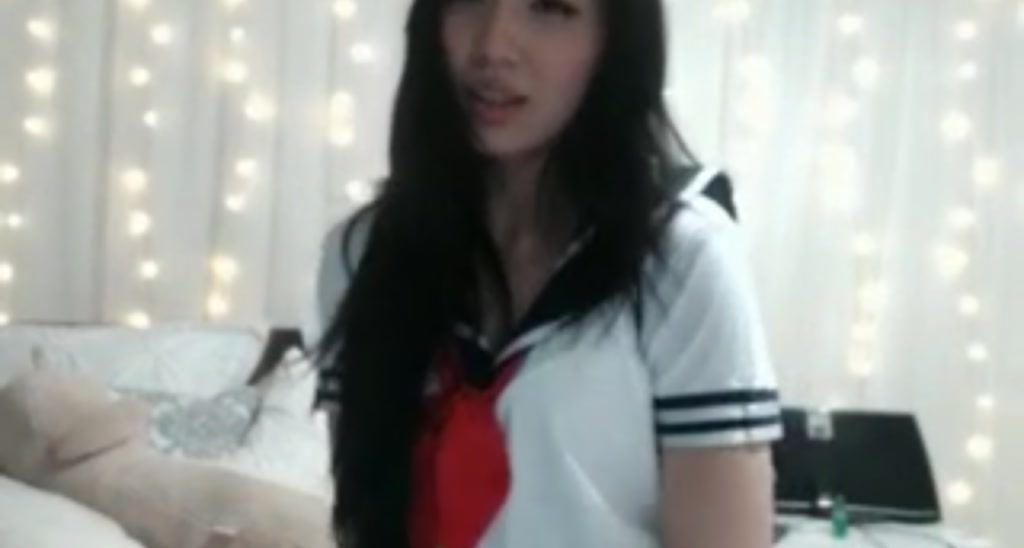 TiffKnee video thumbnail