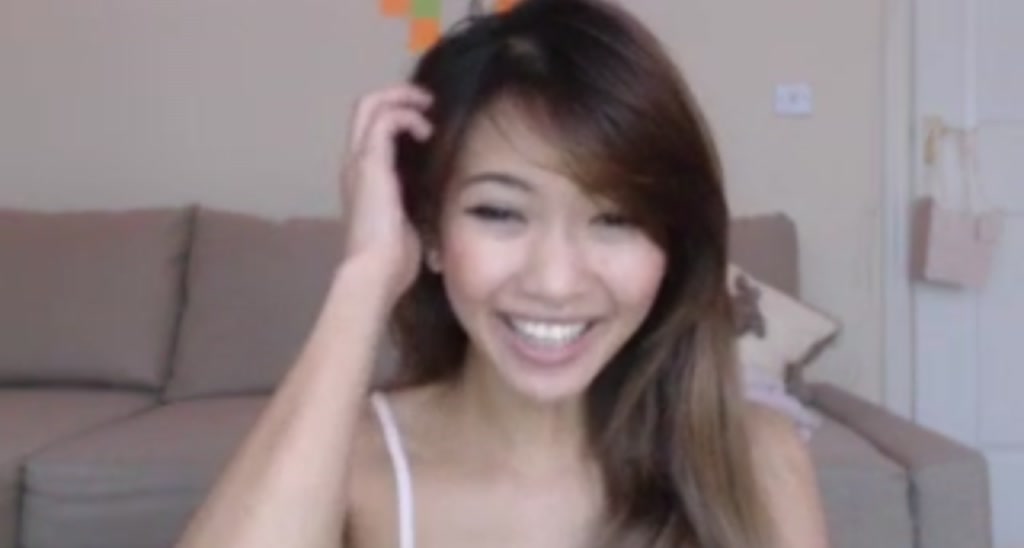 MissReinaT video thumbnail