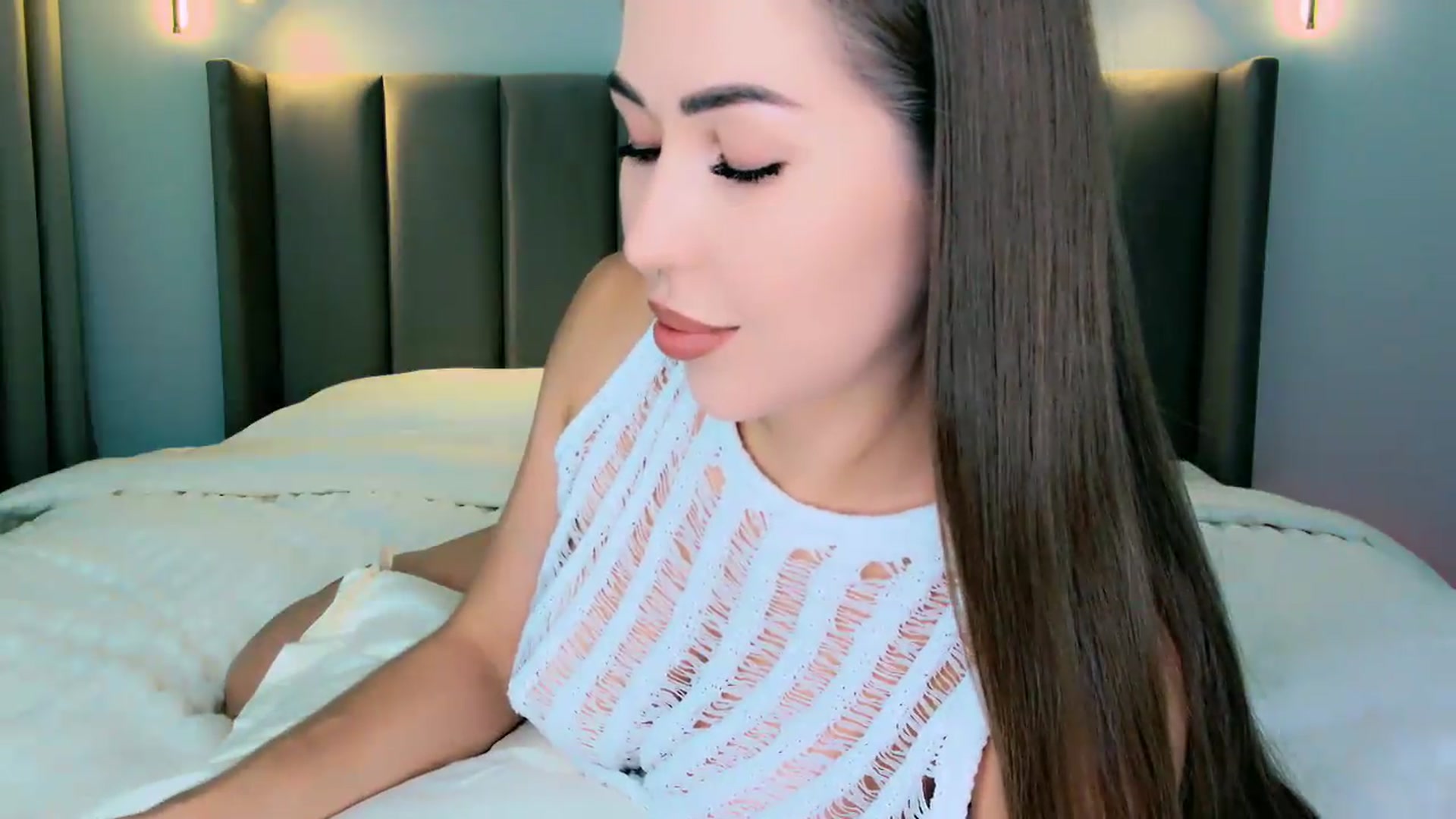 mia4sin video thumbnail
