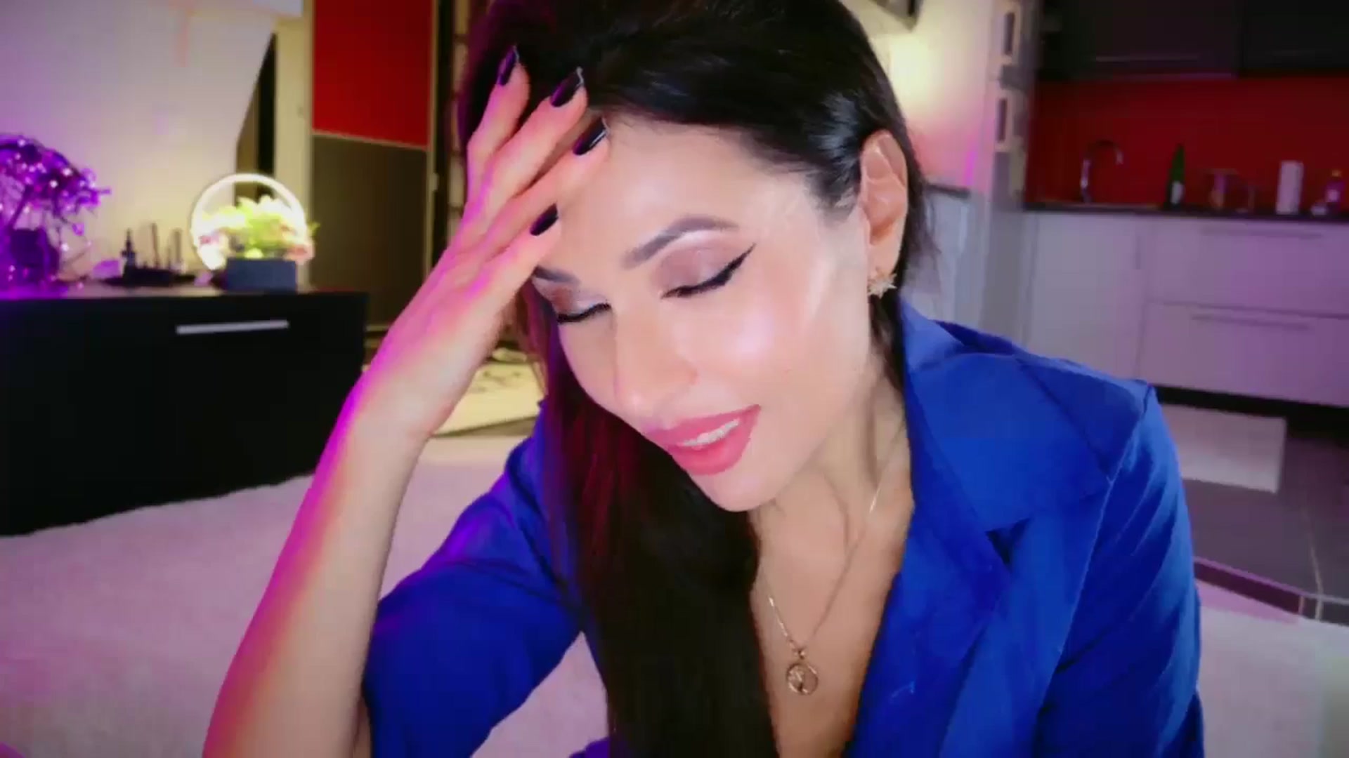 SmileyTinaa video thumbnail