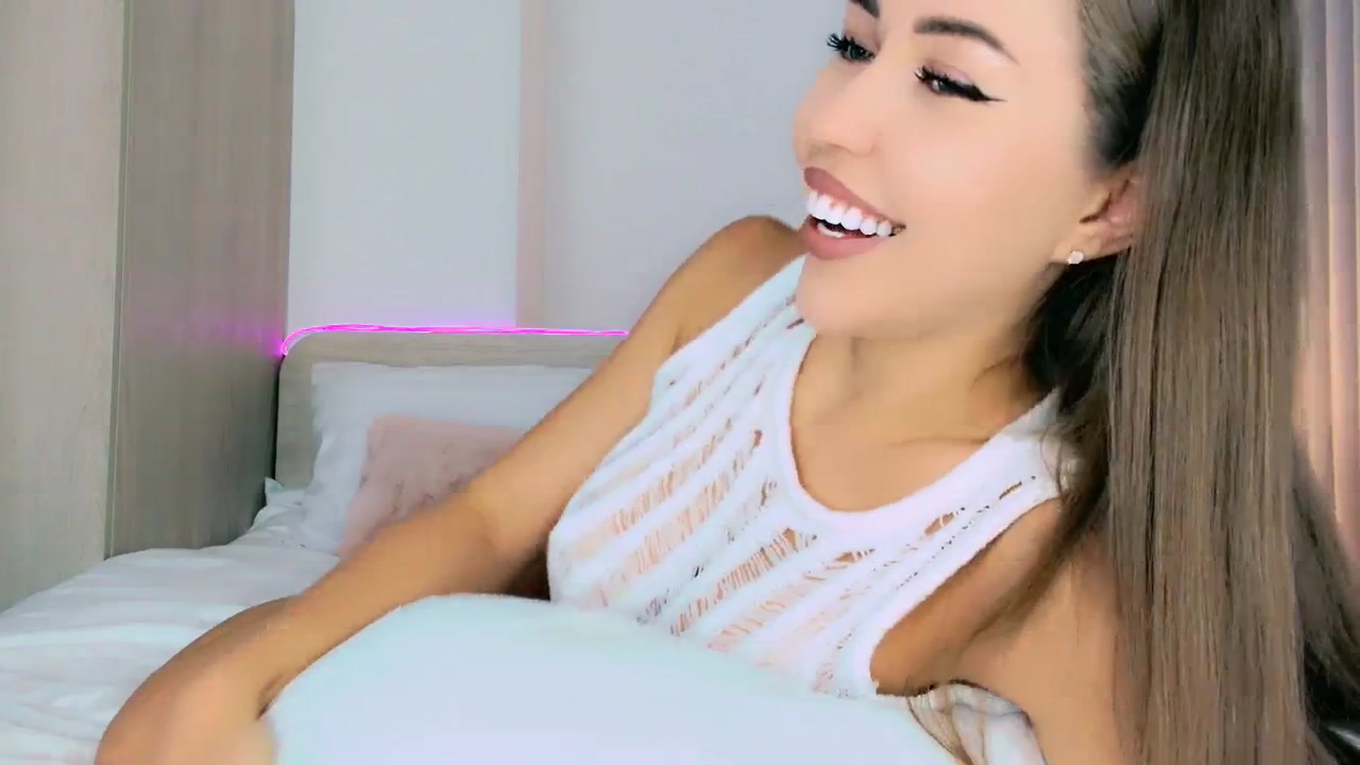 mia4sin video thumbnail