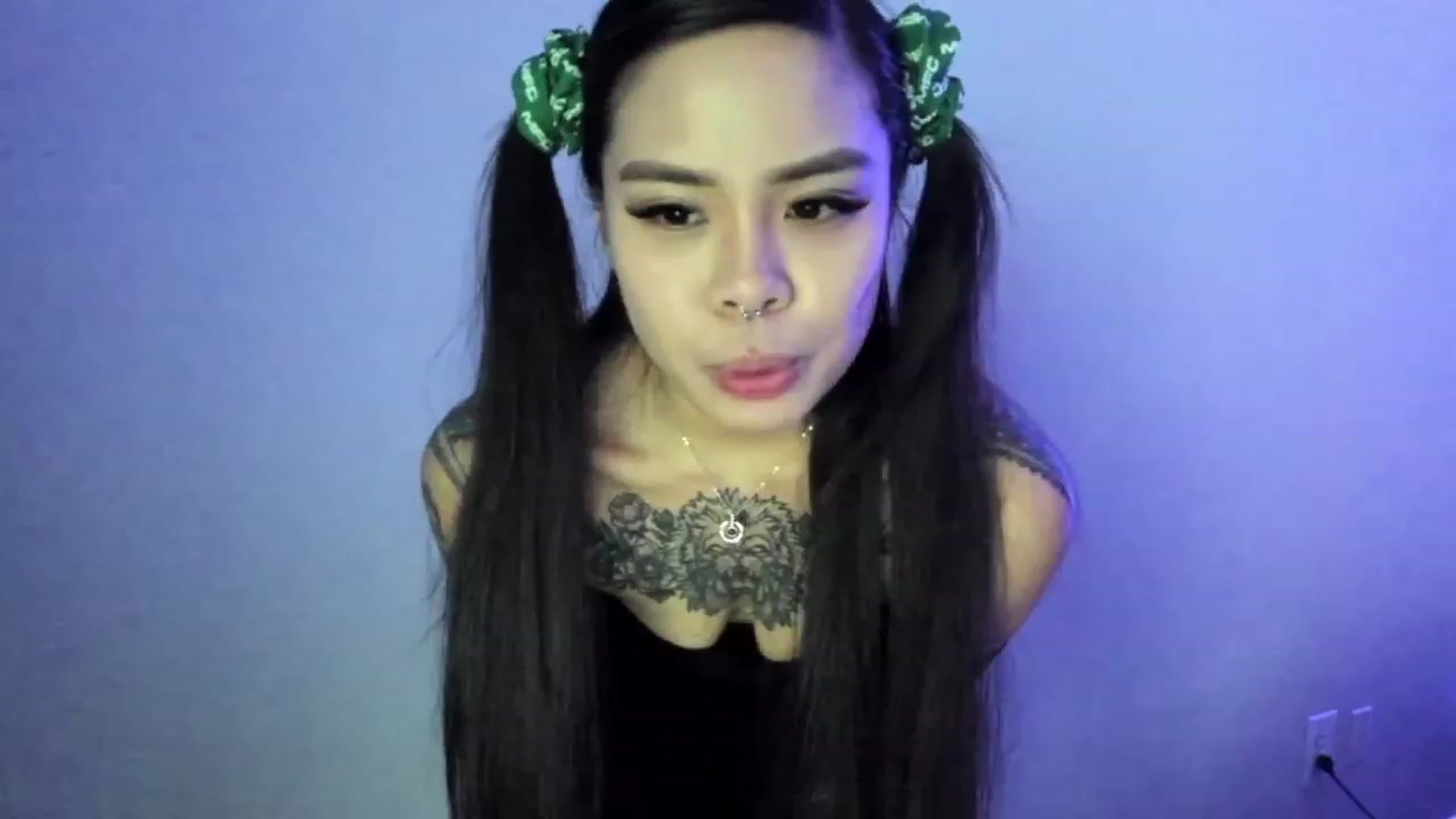 dolllface video thumbnail