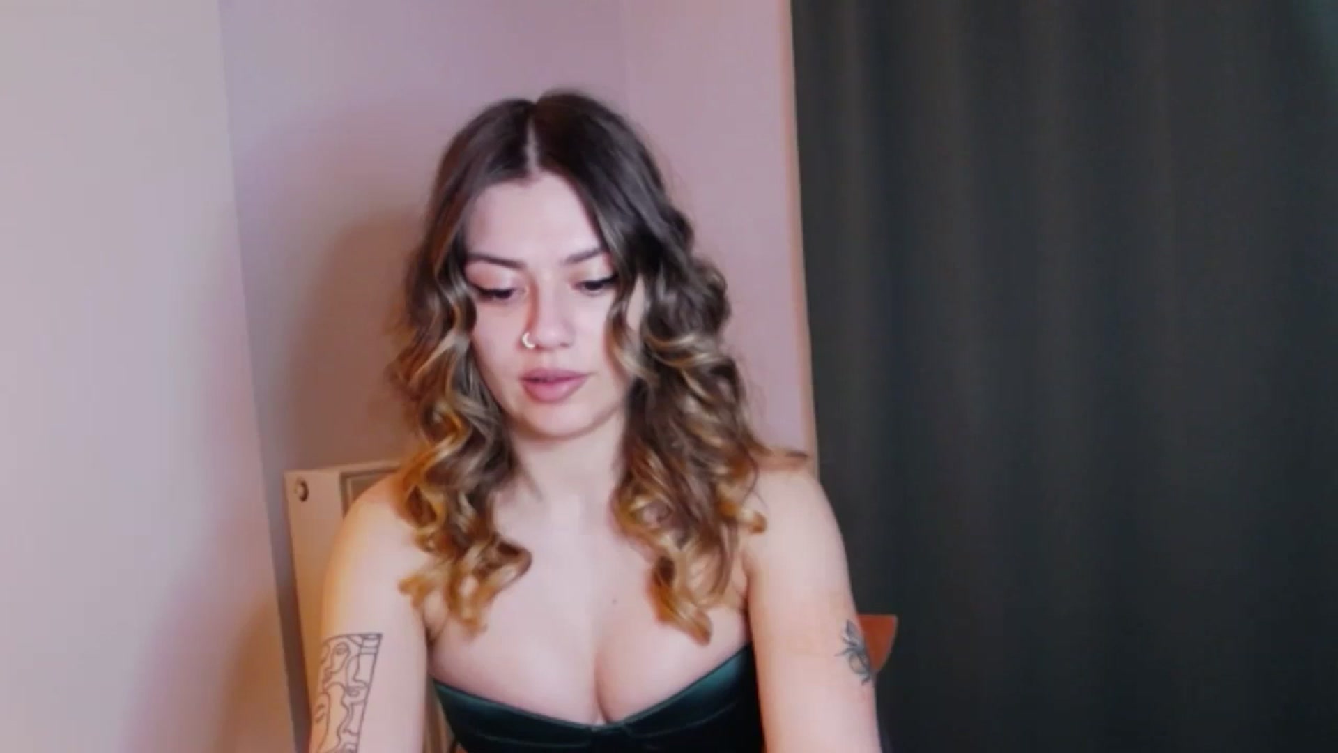 RiriBee video thumbnail