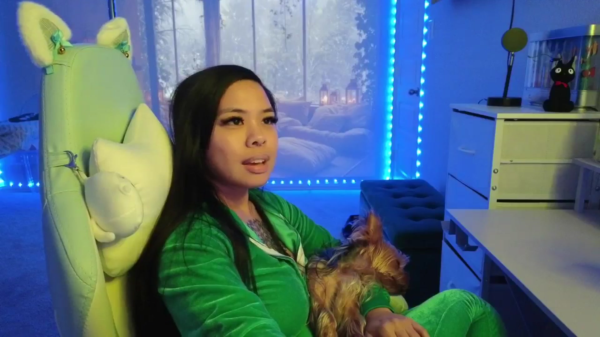 dolllface video thumbnail