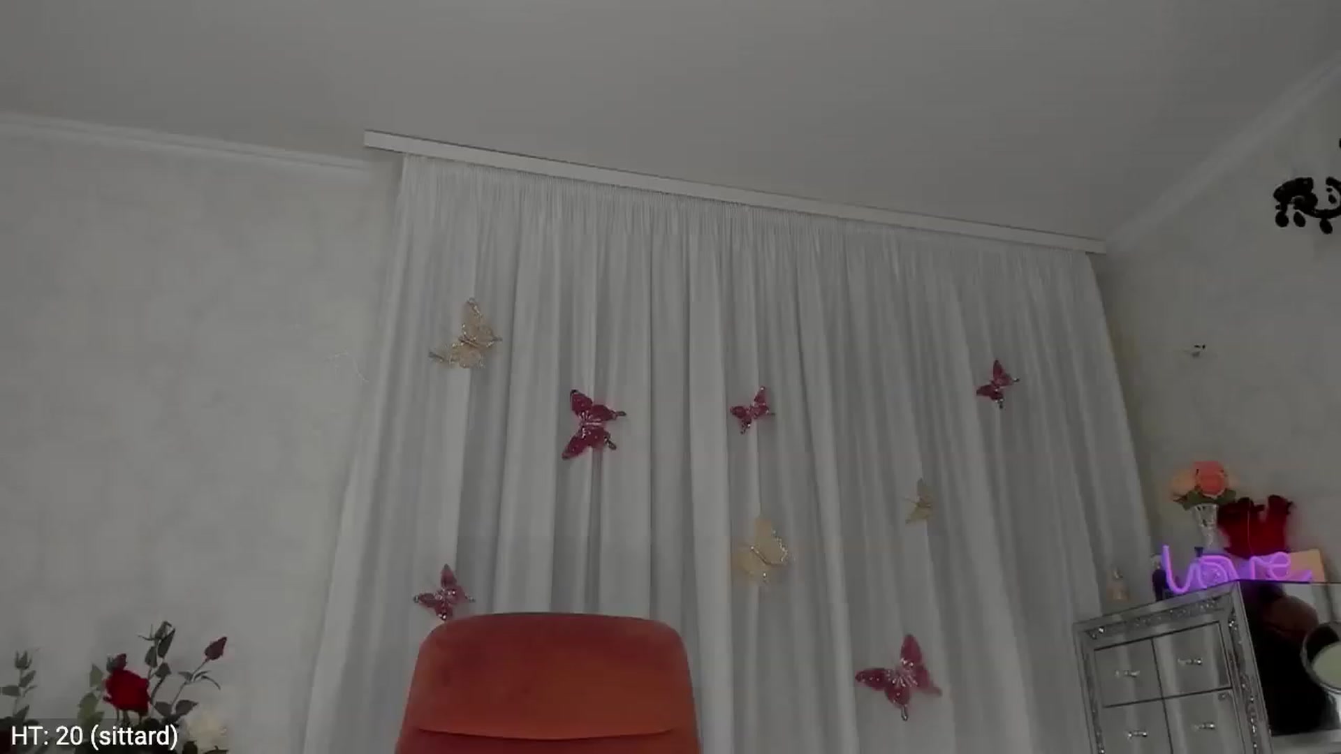 MissButterfly video thumbnail