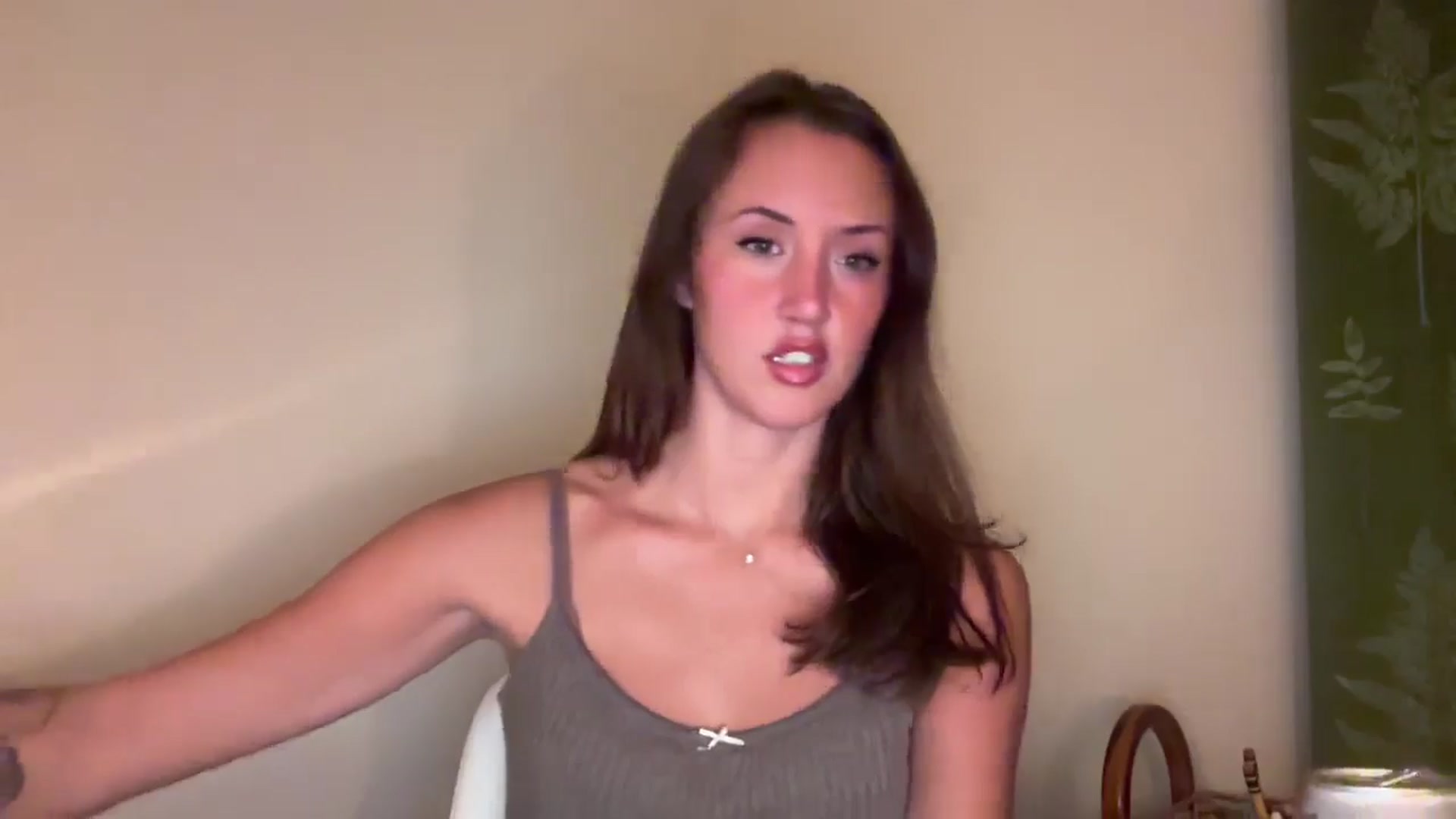 SarahBttrfly video thumbnail