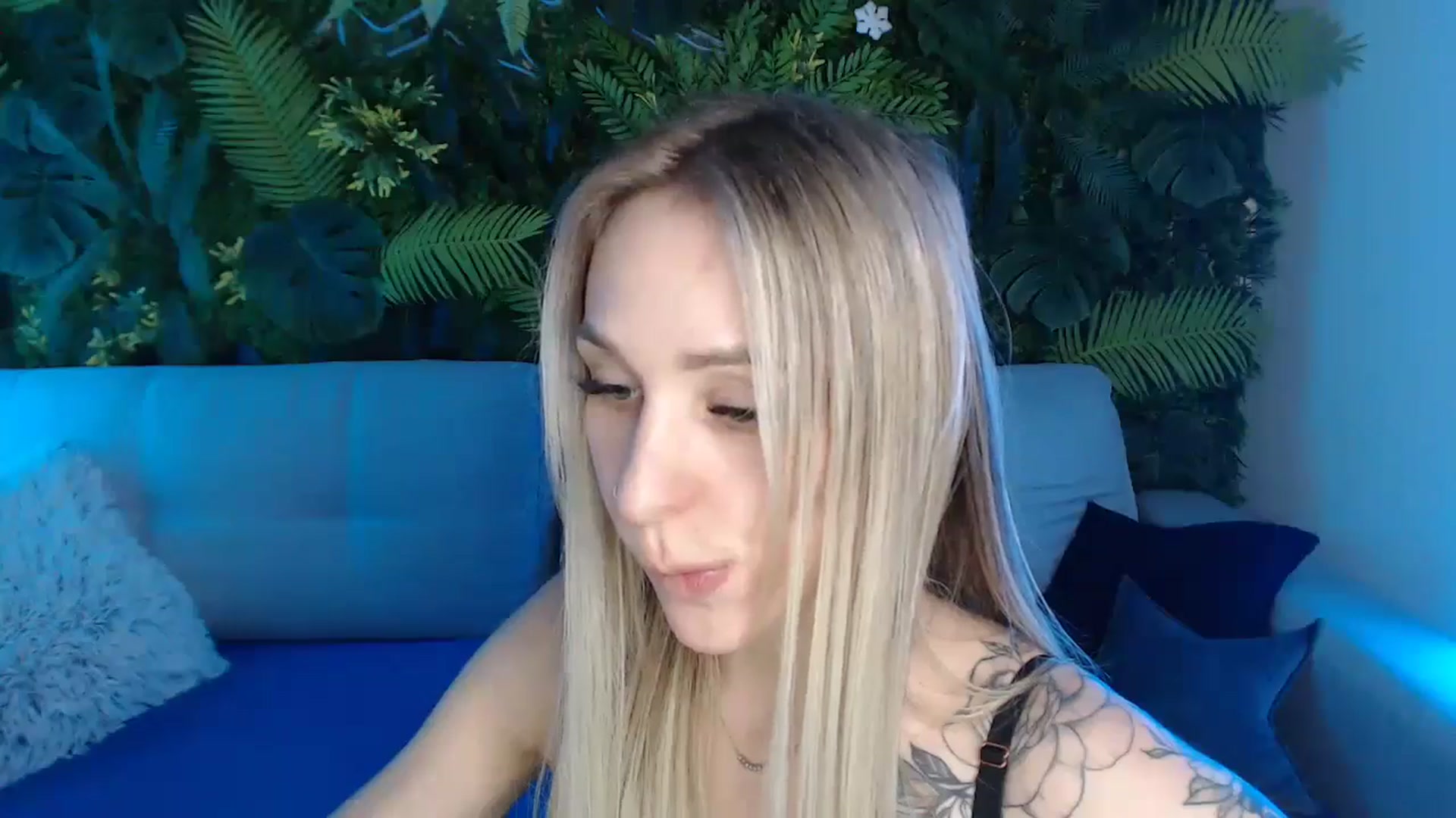 Horny_Blond video thumbnail
