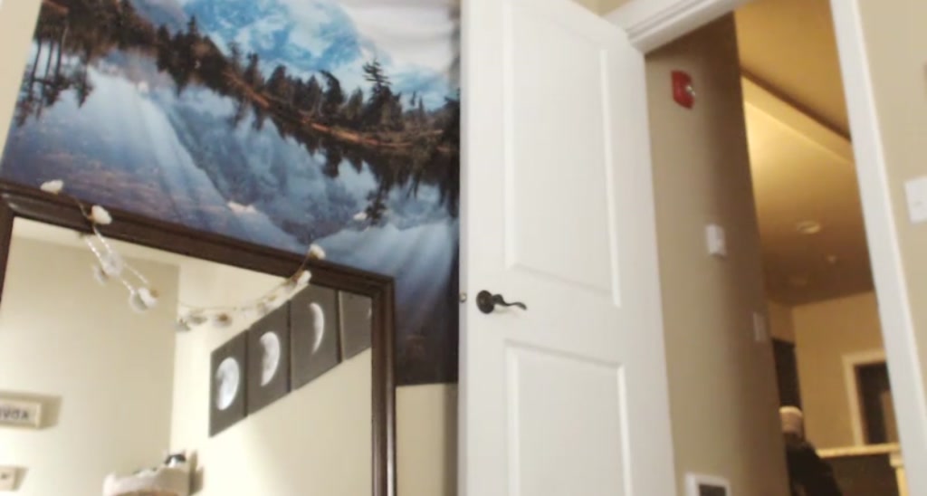 DelightfulHug video thumbnail