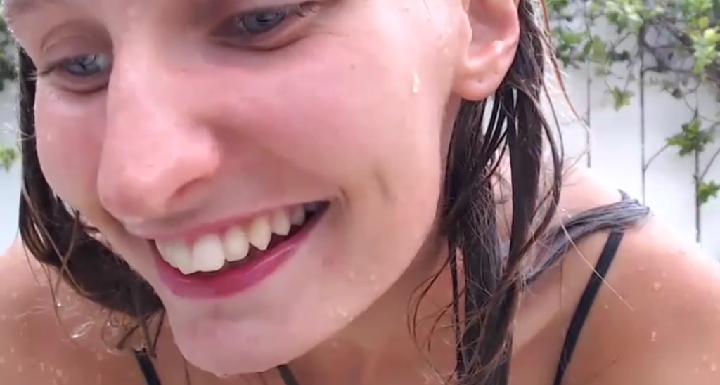 ella_xo video thumbnail