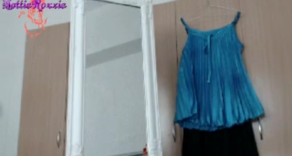 HottieRoxxie video thumbnail