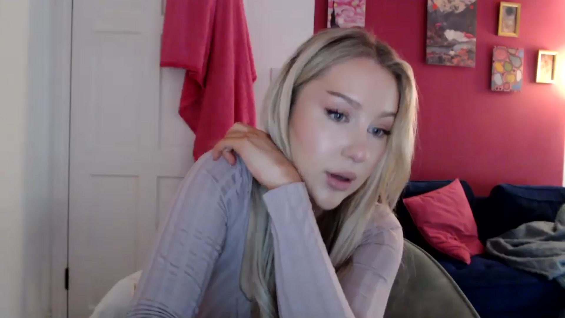 PetiteAvax video thumbnail