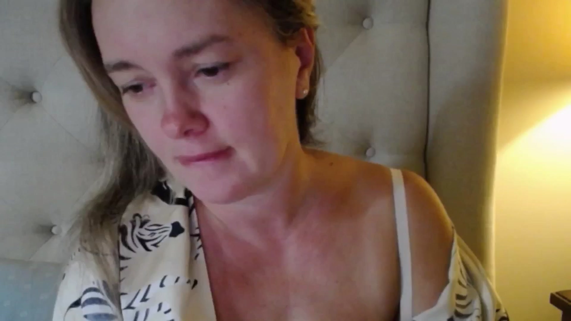 J0llye video thumbnail