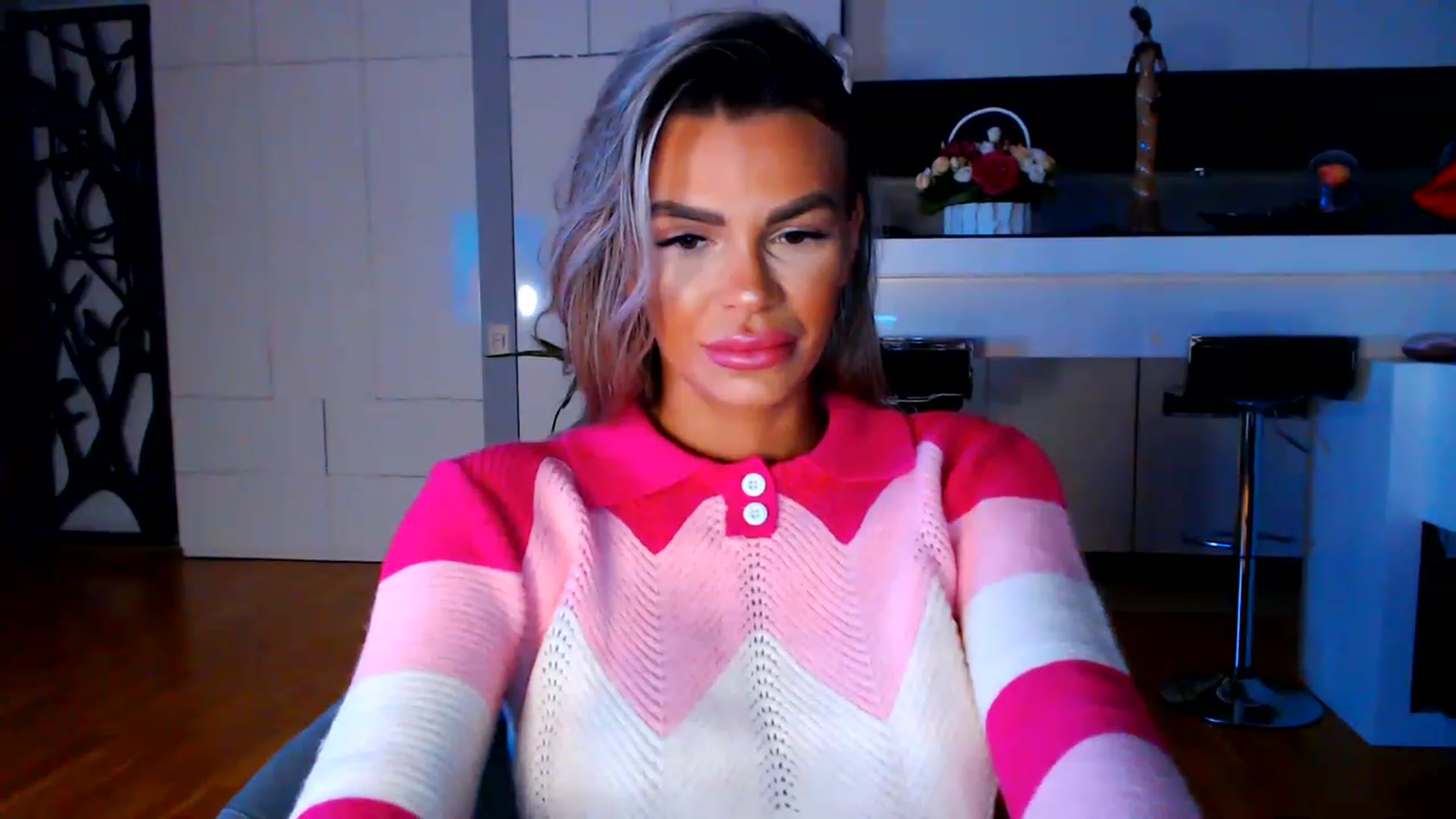 D_y_y video thumbnail