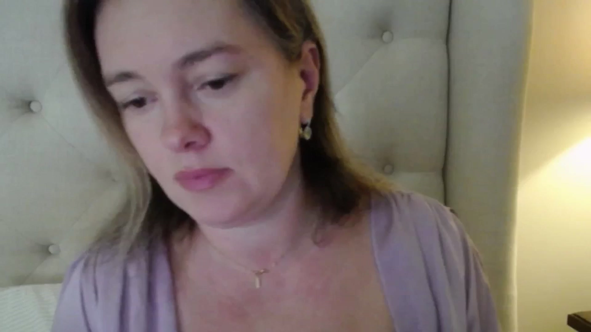 J0llye video thumbnail