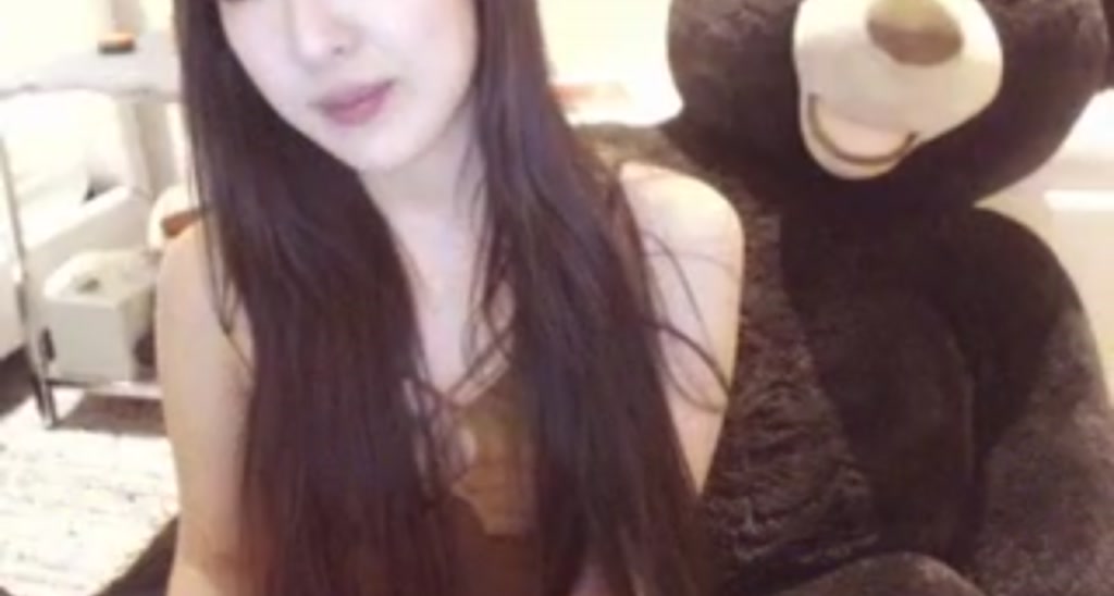 MangoSlut video thumbnail