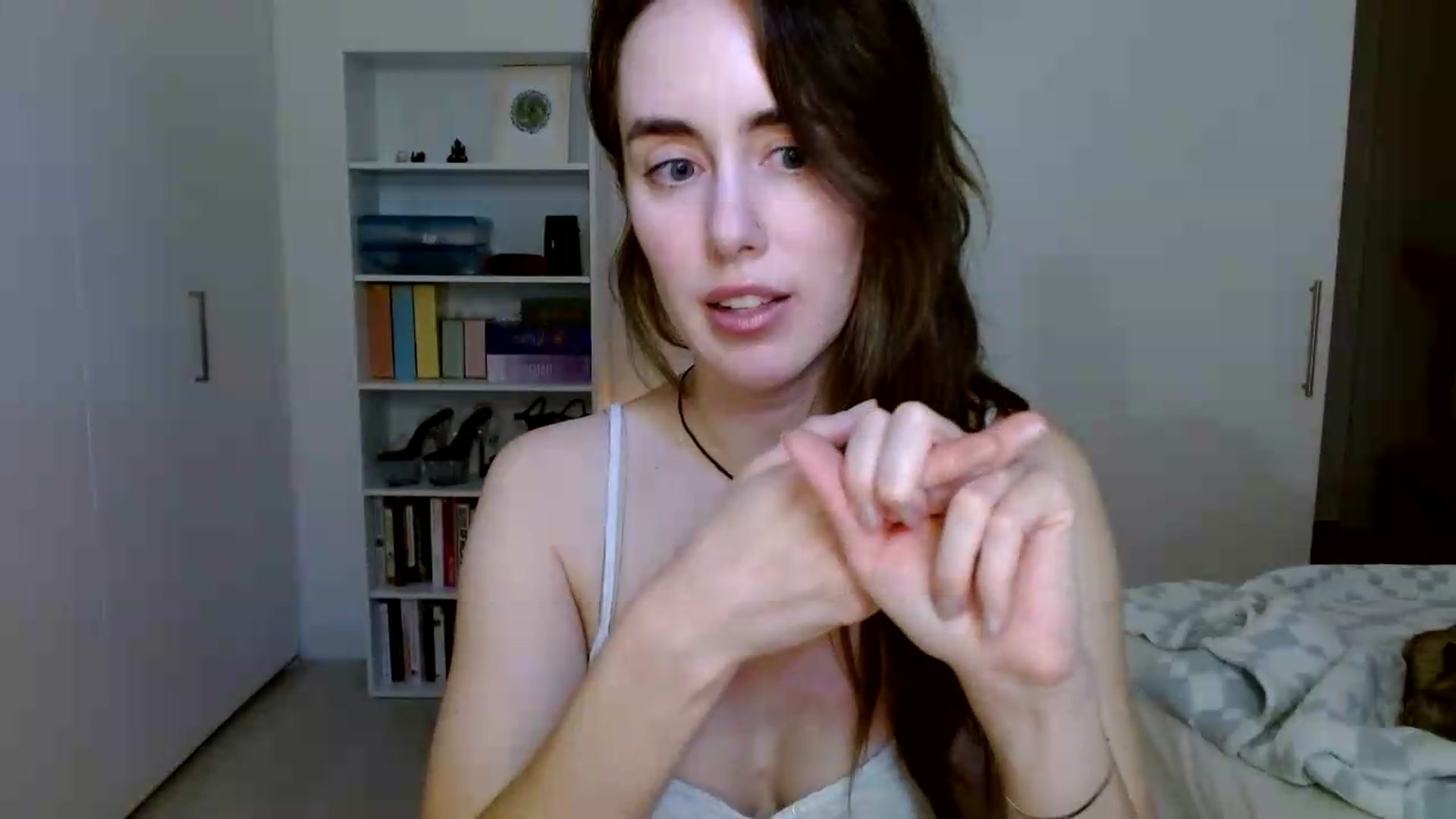 clara video thumbnail