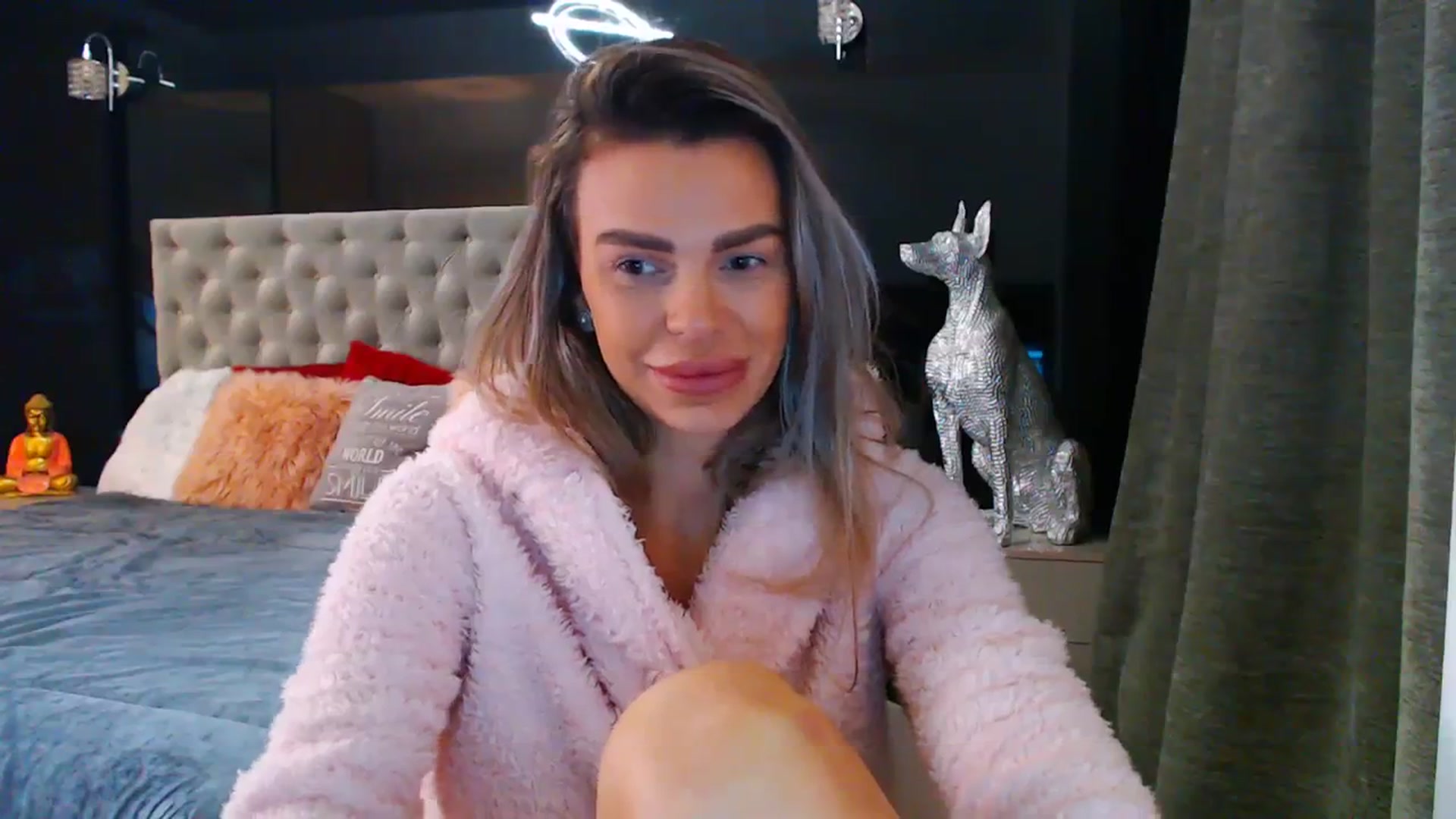 D_y_y video thumbnail