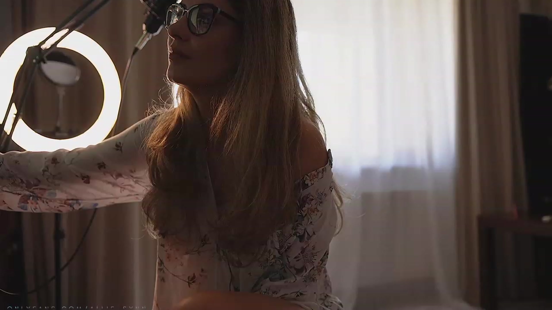 Allie_Synn video thumbnail