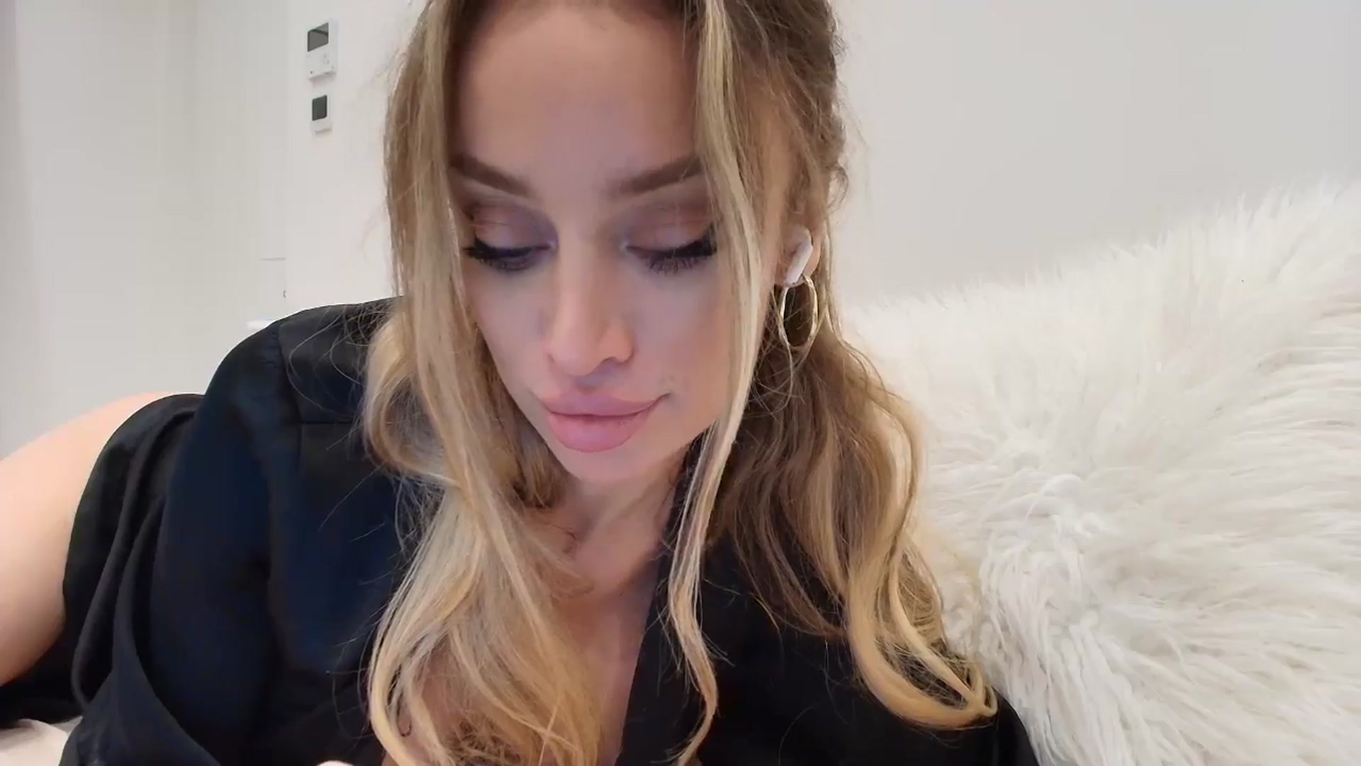 Anayys video thumbnail