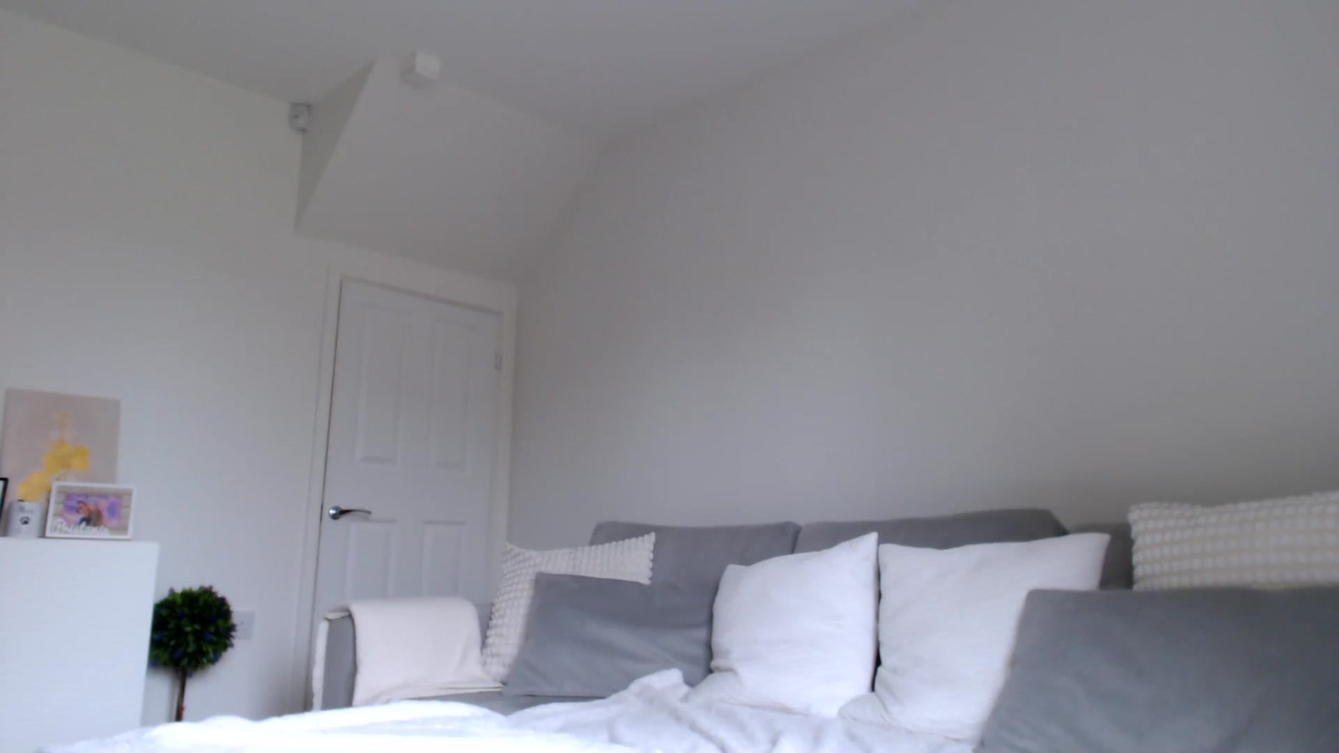 LeaIson video thumbnail
