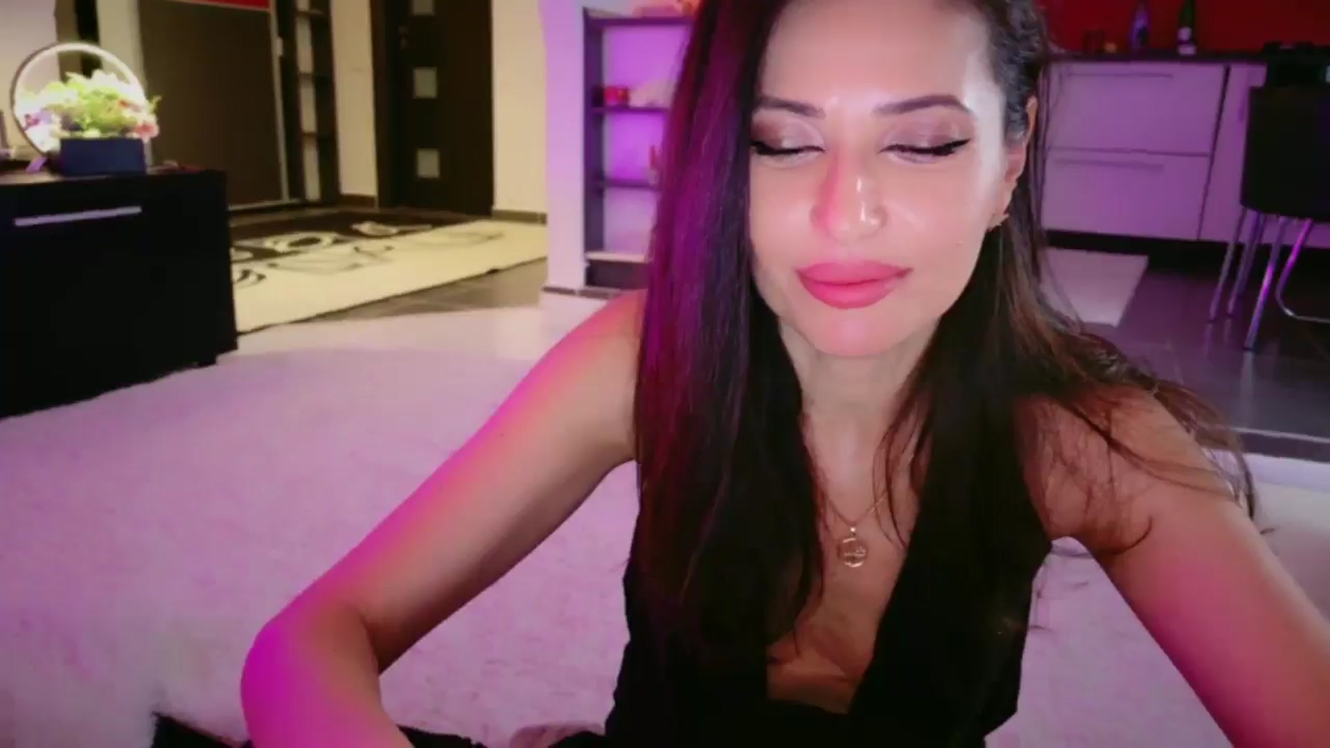 SmileyTinaa video thumbnail